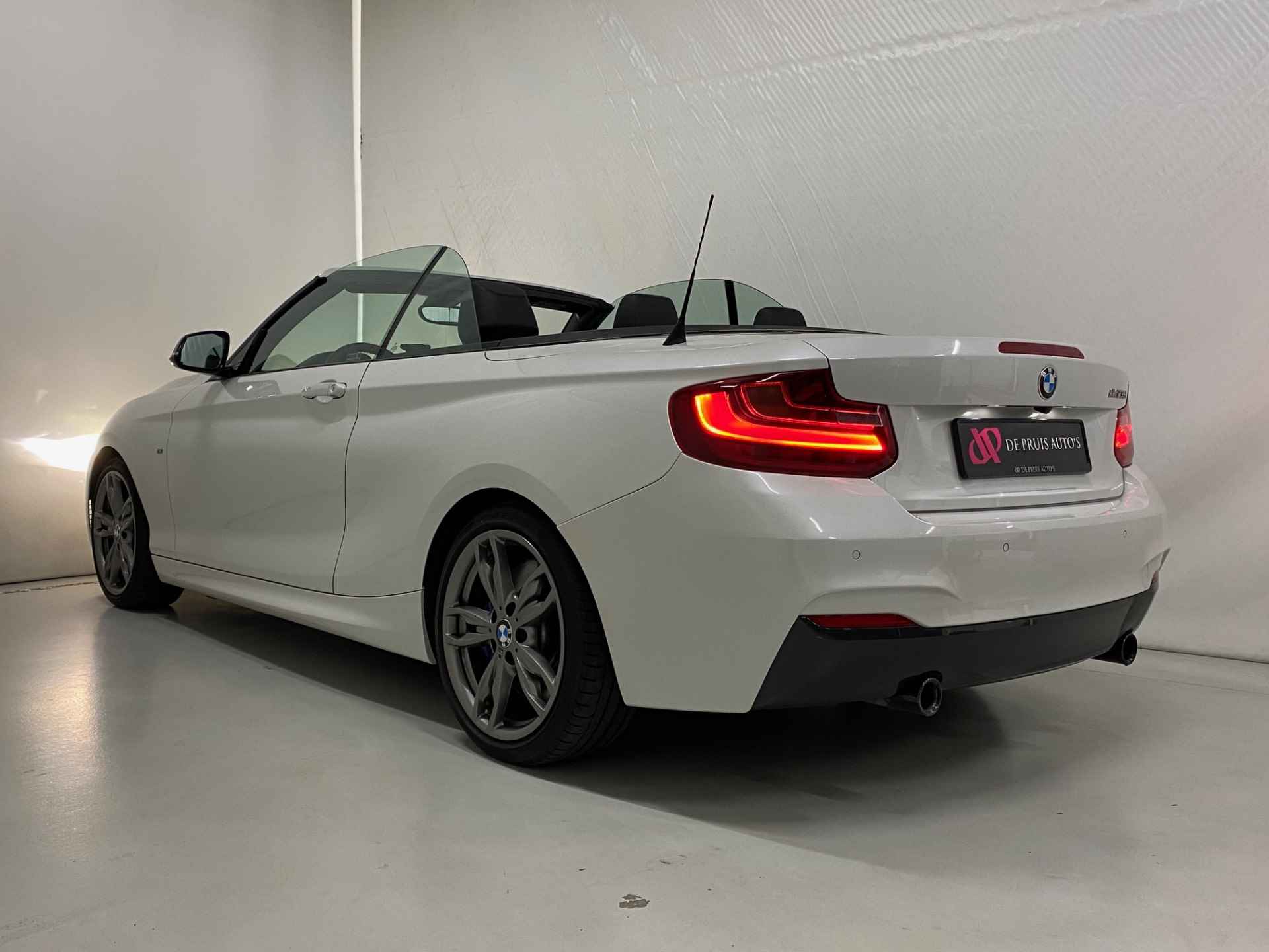 BMW 2 Serie Cabrio M235i High Executive Harman Kardon Camera Leer Stoel + Memory - 14/48