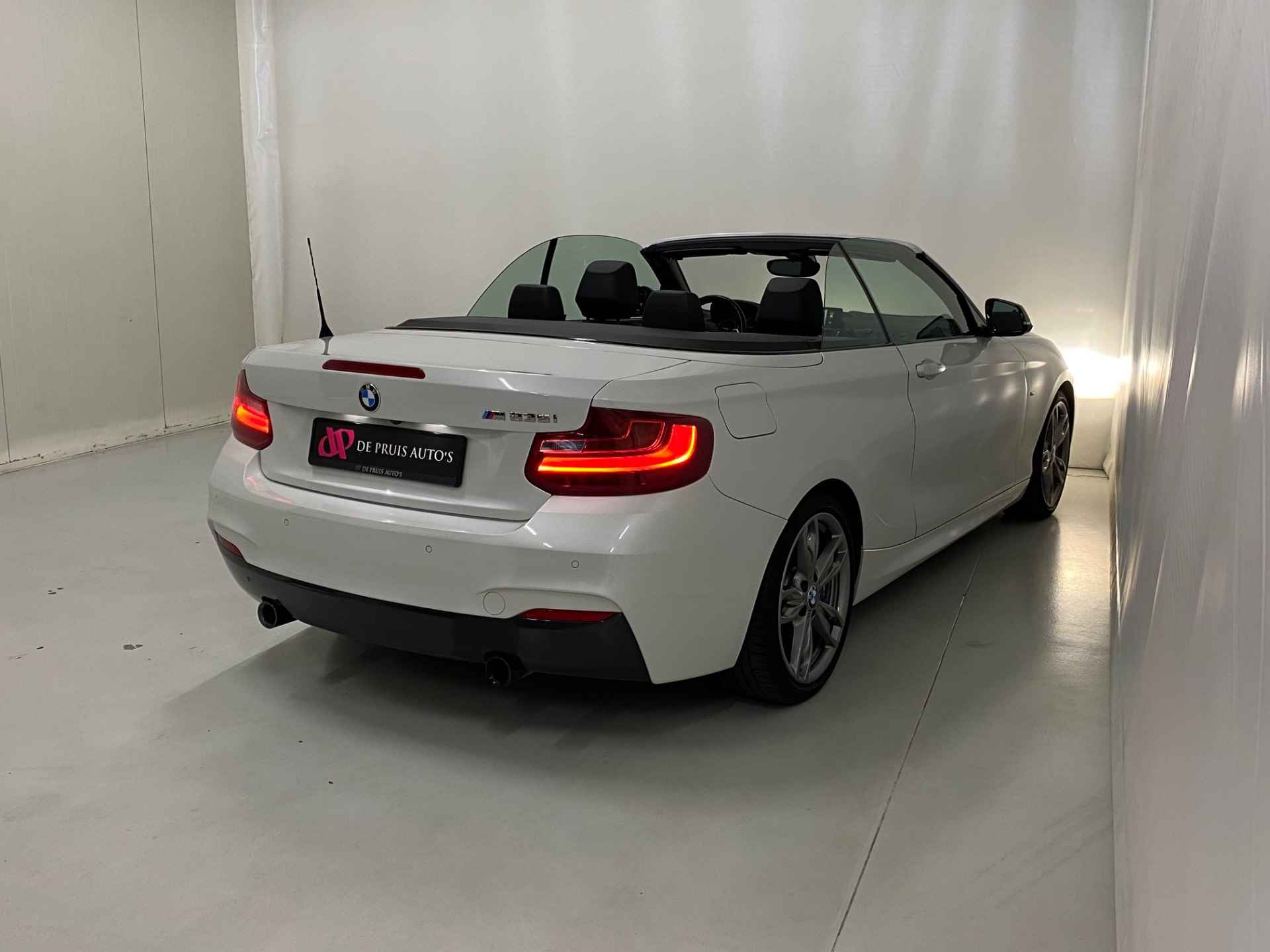 BMW 2 Serie Cabrio M235i High Executive Harman Kardon Camera Leer Stoel + Memory - 43/48