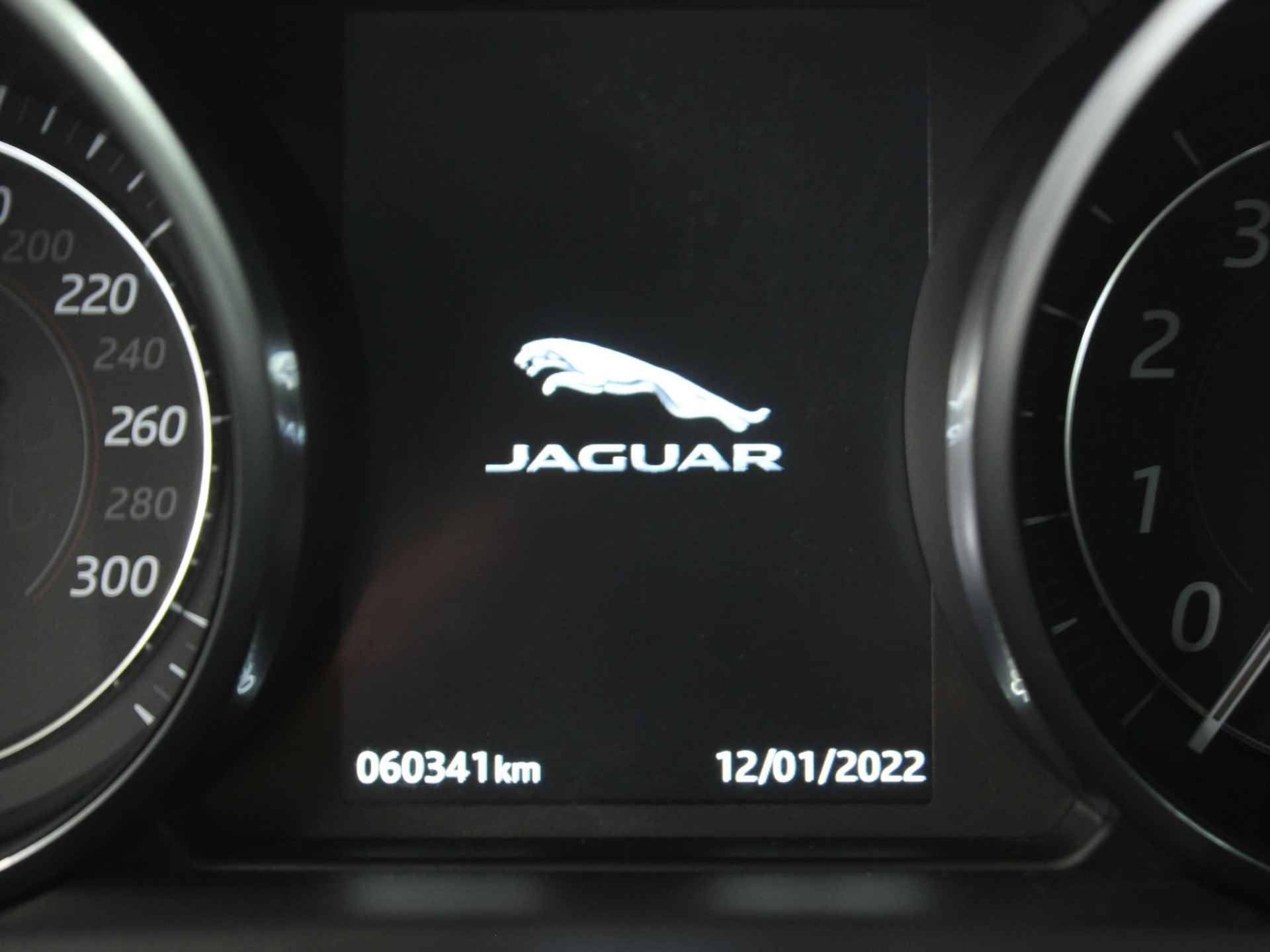 Jaguar F-TYPE 3.0 V6 340 PK 20"Carbon Velgen, Meridian Prof Sound System, Leder/Alcantara, Sportuitlaat, Cruise Control, Elektrische Achterklep, Achteruitrijcamera (MET GARANTIE*) - 31/33