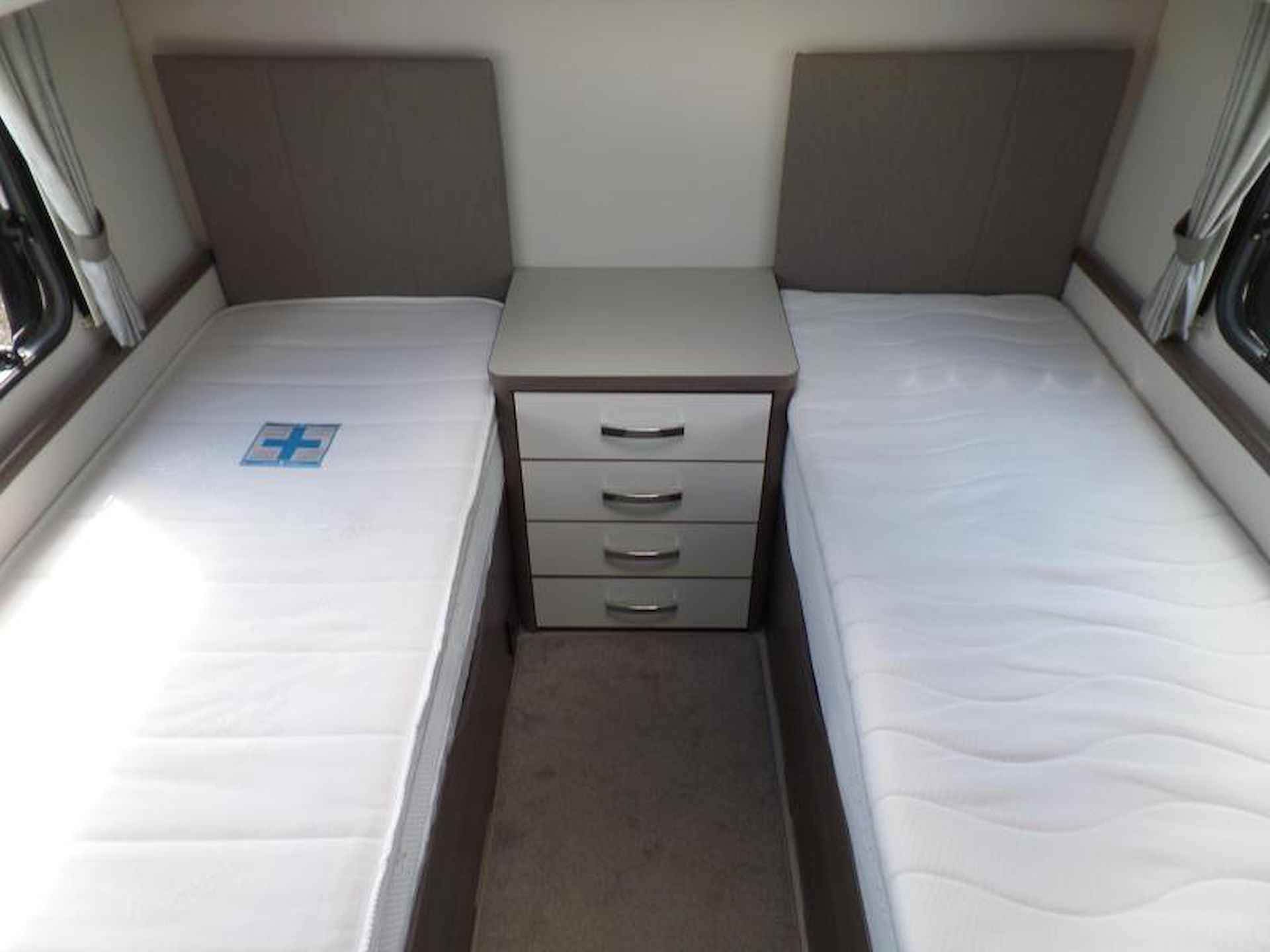 Elddis Affinity 574 Level-systeem,Cass.l - 14/21