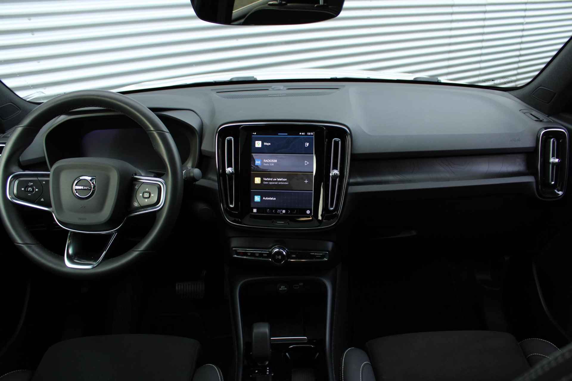 Volvo C40 Recharge Twin Intro Edition 78 kWh Harman/Kardon audiosysteem, Panoramisch dak, Elektrisch verstelbare voorstoelen met geheugenfunctie, 360 graden camera, PIXEL koplampen, Trekhaak Semi-Elektrisch - 4/34