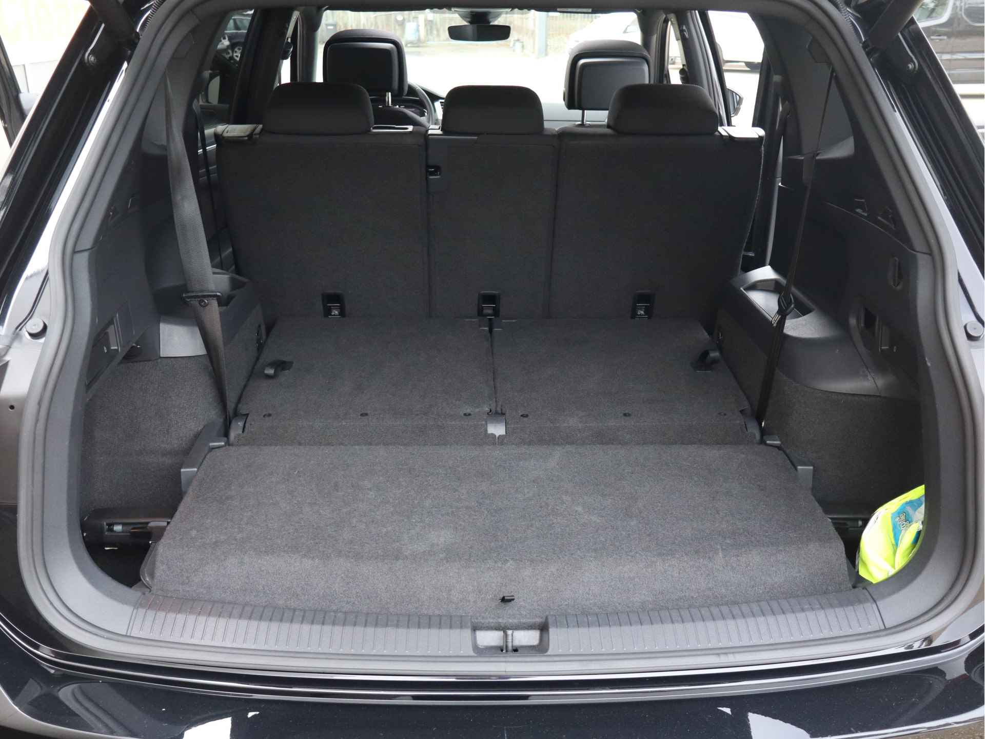 Volkswagen Tiguan Allspace 1.5 TSI Highline Business R-Line 7p. NL-Auto!! Panoramadak I Zeer compleet !! -- ZONDAG GESLOTEN -- - 33/56