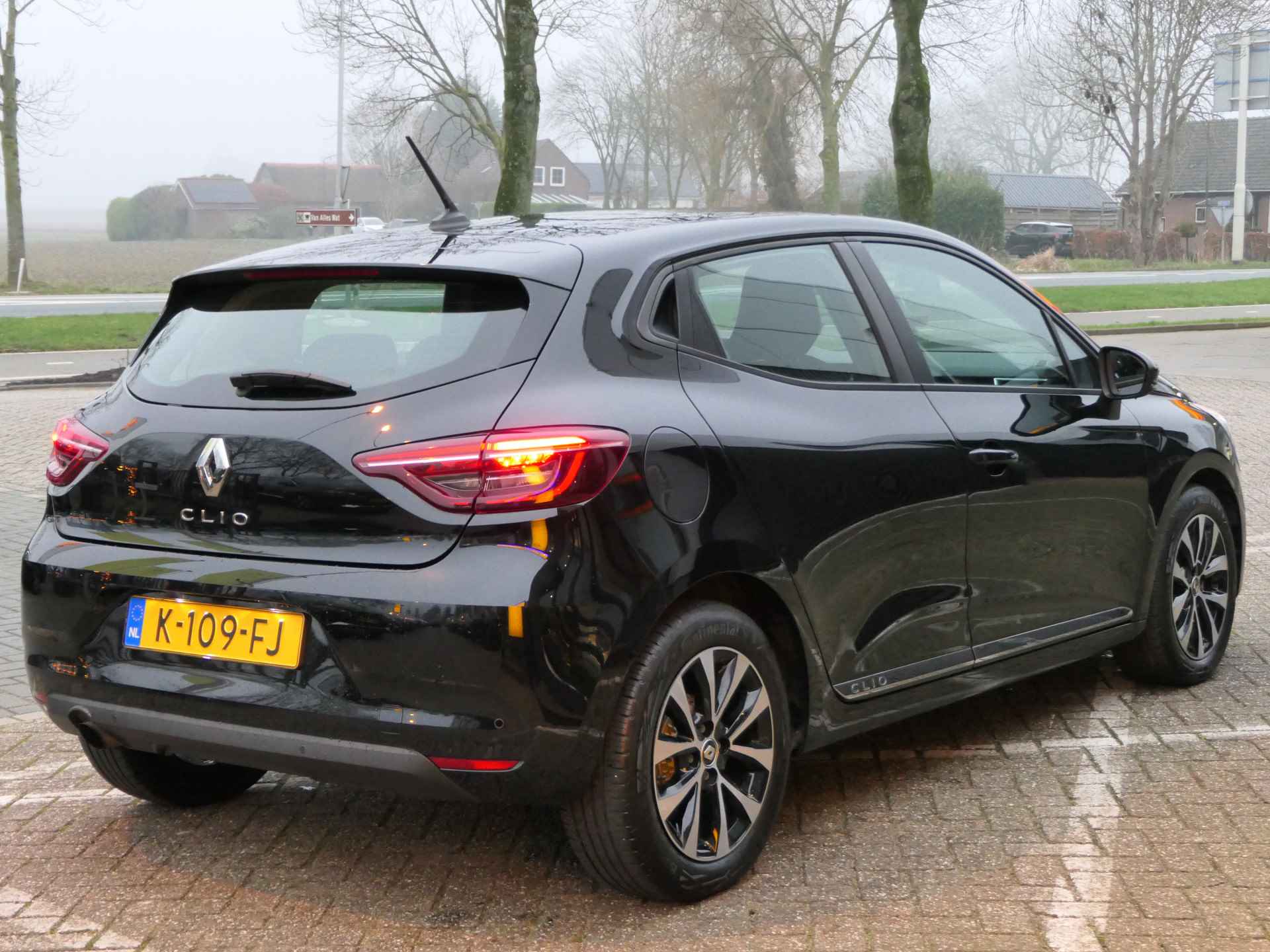 Renault Clio 1.0 TCe Bi-Fuel Zen | LED Koplampen | Parkeersens. | Navigatie | 1 eigenaar! - 9/38