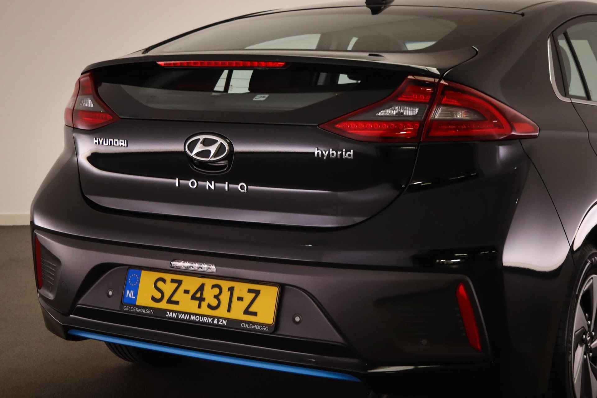 Hyundai IONIQ 1.6 GDi Premium | LEDER | STOEL KOELING | SCHUIF / OPEN DAK| ACC |  DAB | APPLE | CAMERA - 16/49