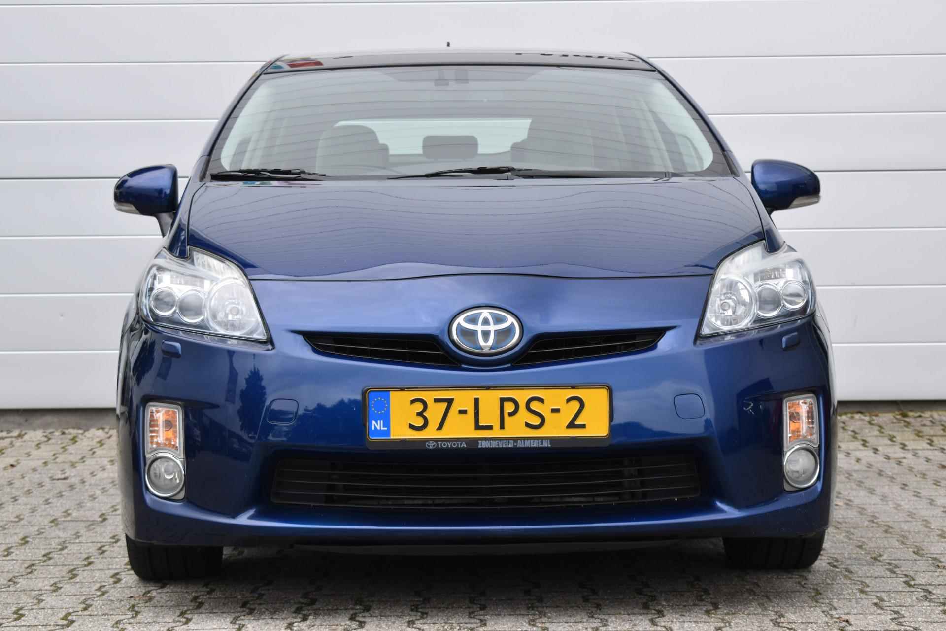 Toyota Prius 1.8 Executive - 4/36