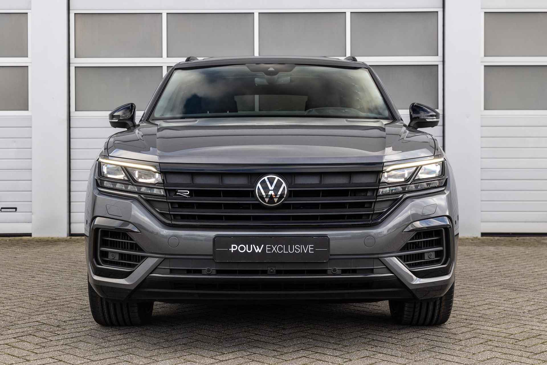 Volkswagen Touareg R 3.0 TSI 462pk eHybrid 4MOTION | SoH 92% | Trekhaak | Panoramadak | Luchtvering | 360 Camera | Klasse 5 Alarm - 9/60