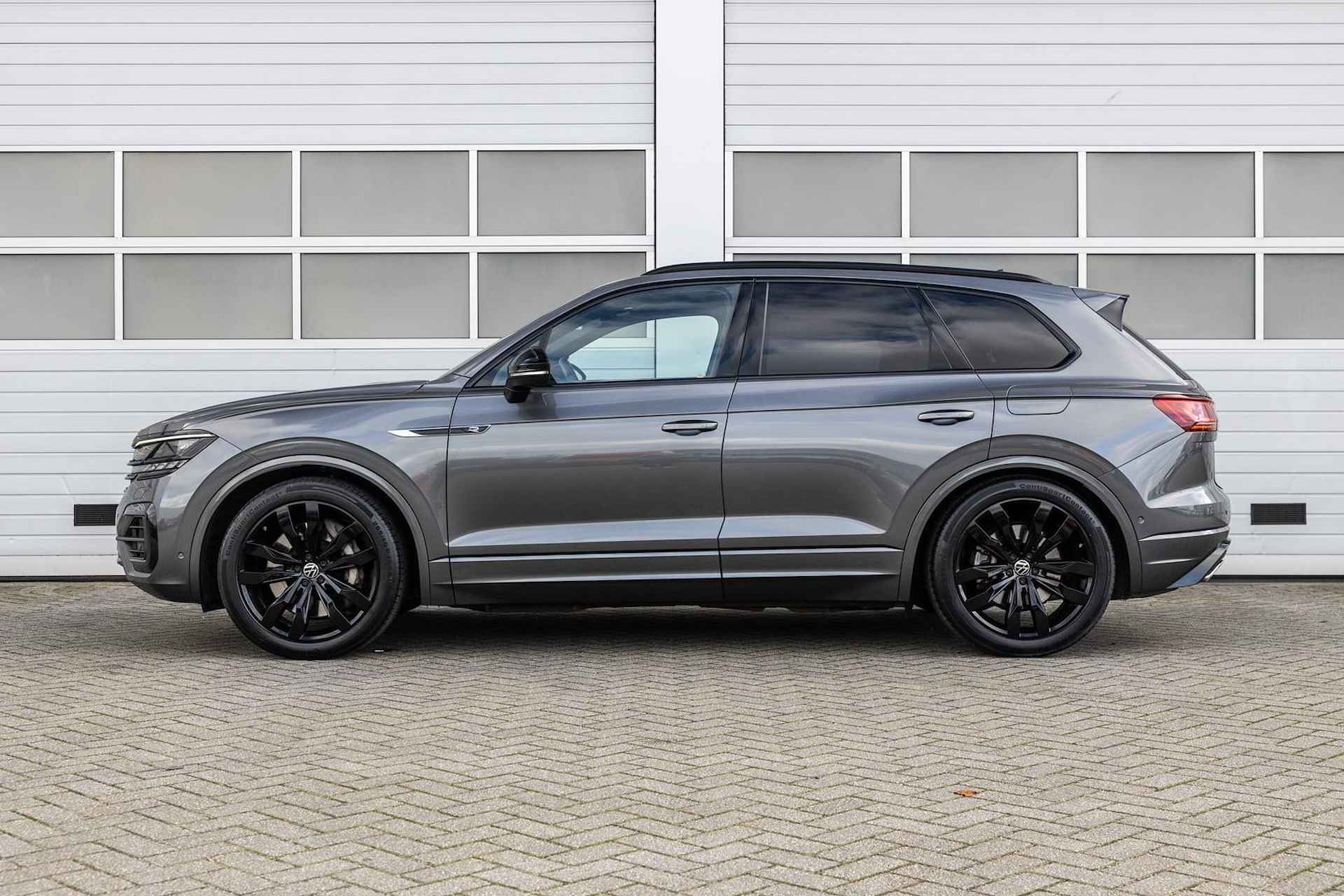 Volkswagen Touareg R 3.0 TSI 462pk eHybrid 4MOTION | SoH 92% | Trekhaak | Panoramadak | Luchtvering | 360 Camera | Klasse 5 Alarm - 15/60