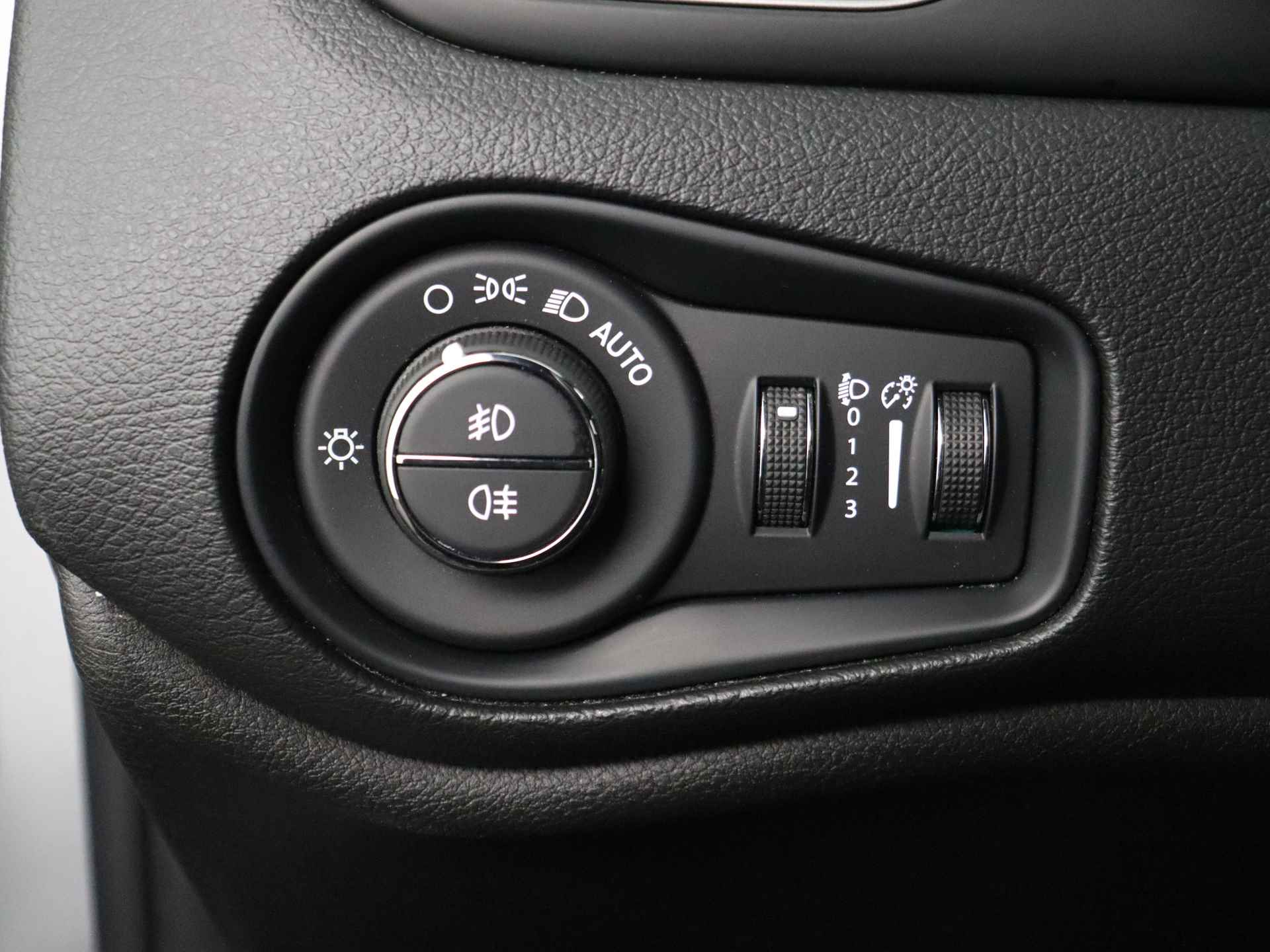 Jeep Renegade 1.0T 80th Anniversary | Navigatie | Keyless Entry | Parkeersensoren V+A | Apple Carplay | - 26/34