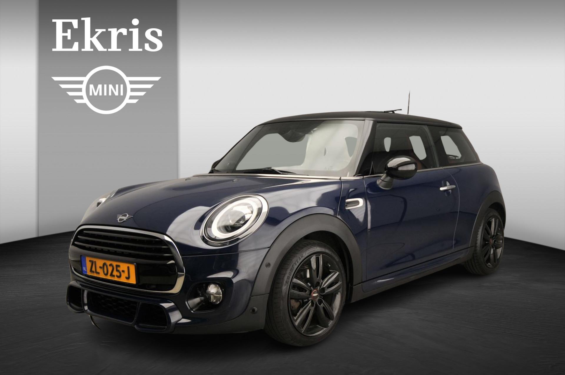 MINI 3-deurs Cooper | Serious Business | JCW Trim | JCW Sportstoelen | Panoramadak | Harman/Kardon