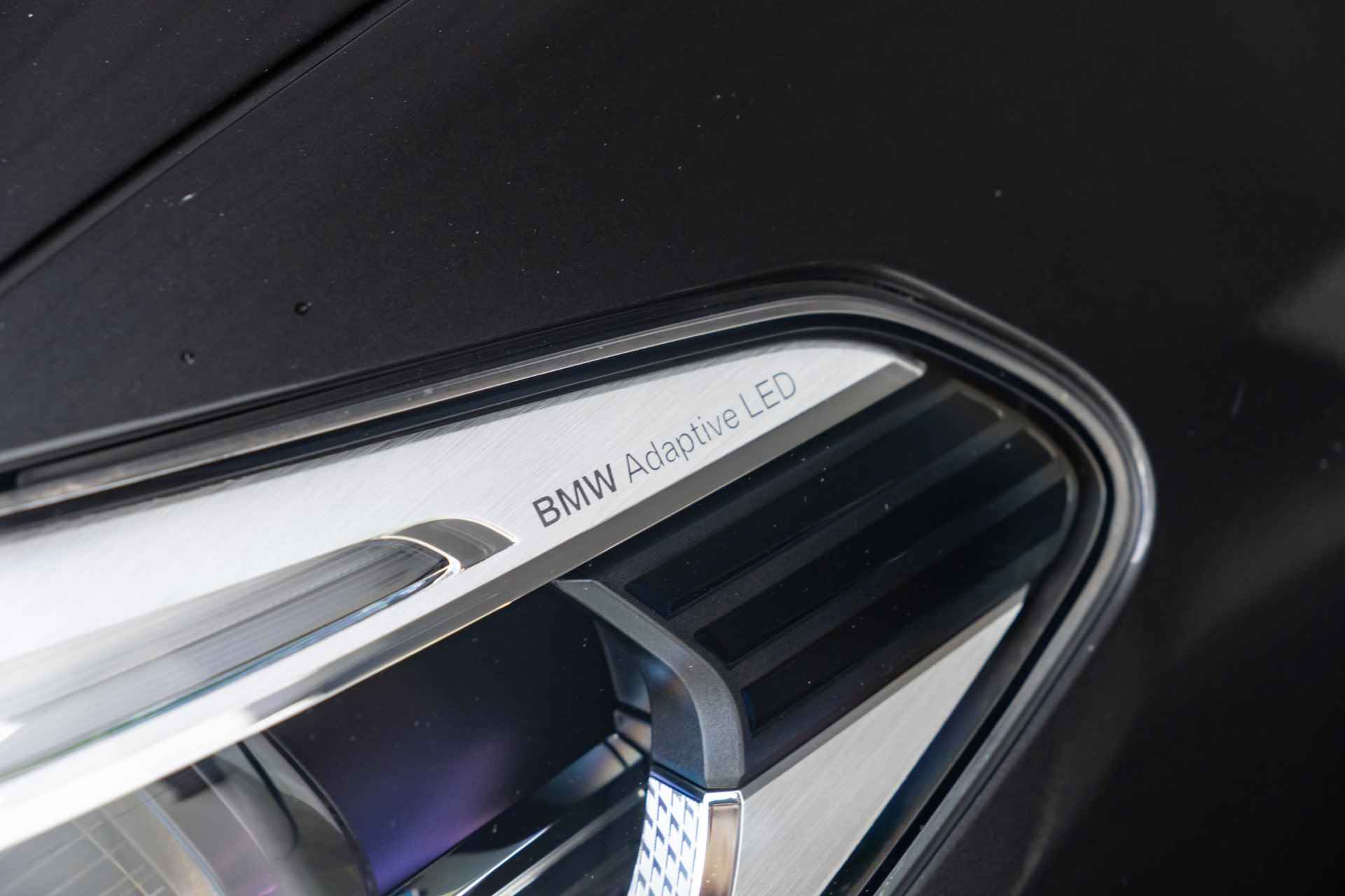BMW 5 Serie Touring 520i / High Executive M Sportpakket Head Up Display / Glazen Panoramadak / 20inch / Achteruitrijcamera - 34/41