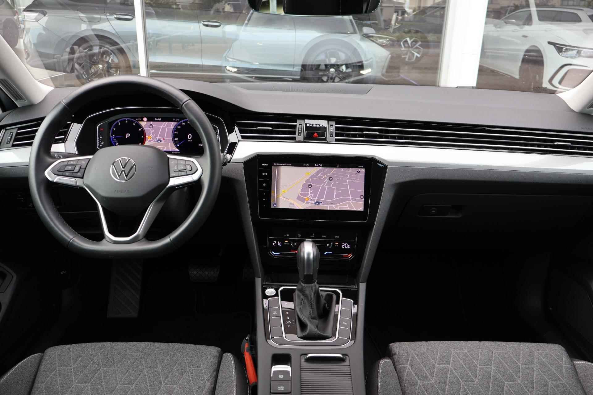 Volkswagen Passat Variant 1.5 TSI 150pk DSG Business | Navigatie | Camera | Parkeersensoren - 5/43