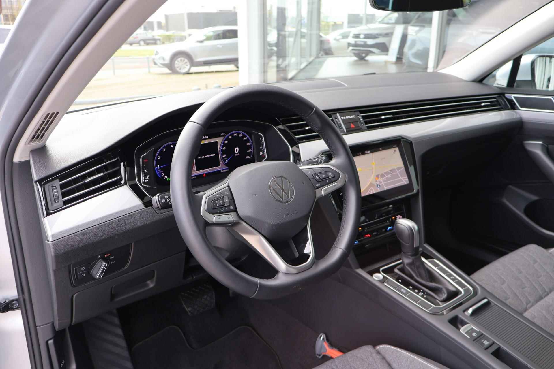 Volkswagen Passat Variant 1.5 TSI 150pk DSG Business | Navigatie | Camera | Parkeersensoren - 22/43