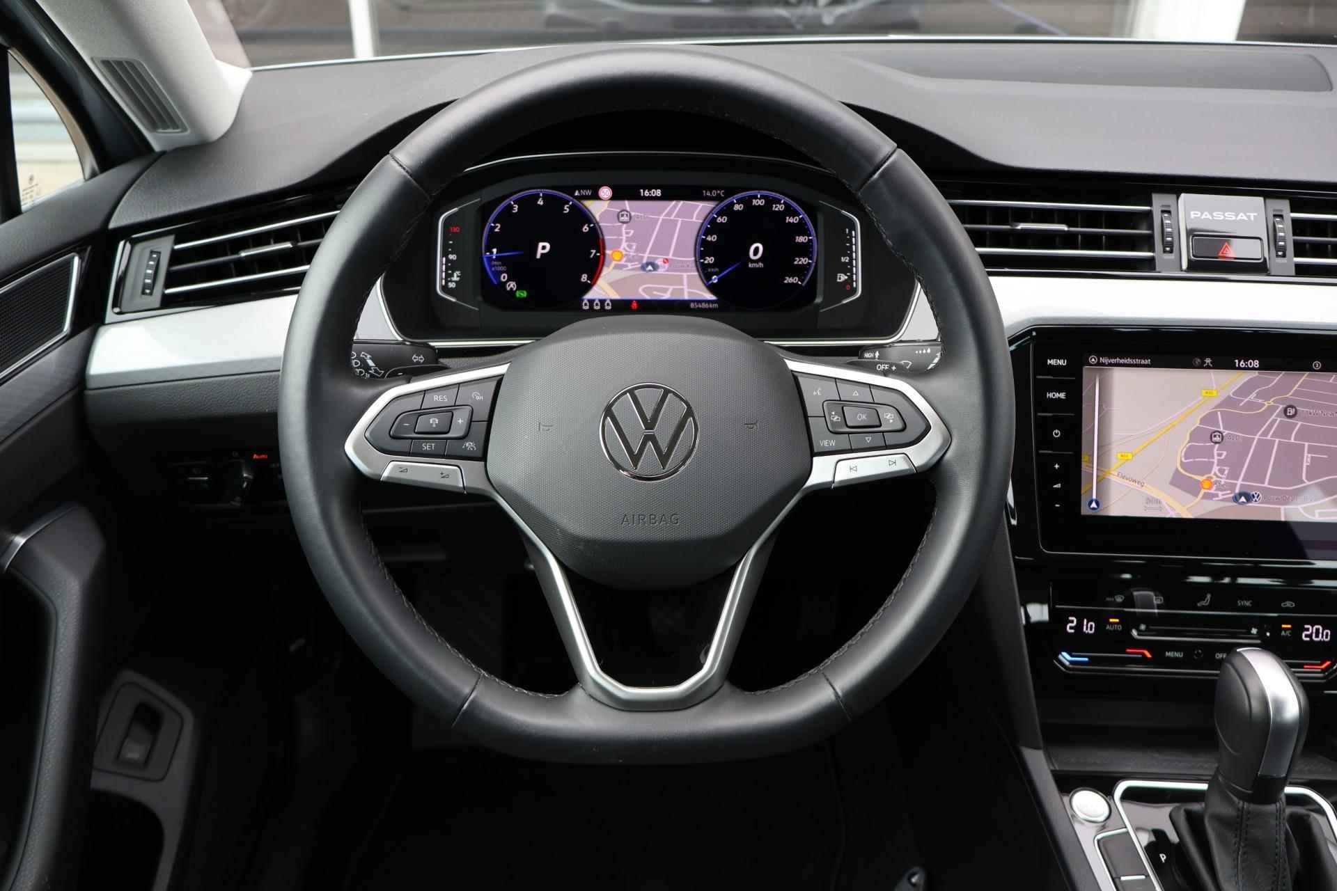 Volkswagen Passat Variant 1.5 TSI 150pk DSG Business | Navigatie | Camera | Parkeersensoren - 23/43