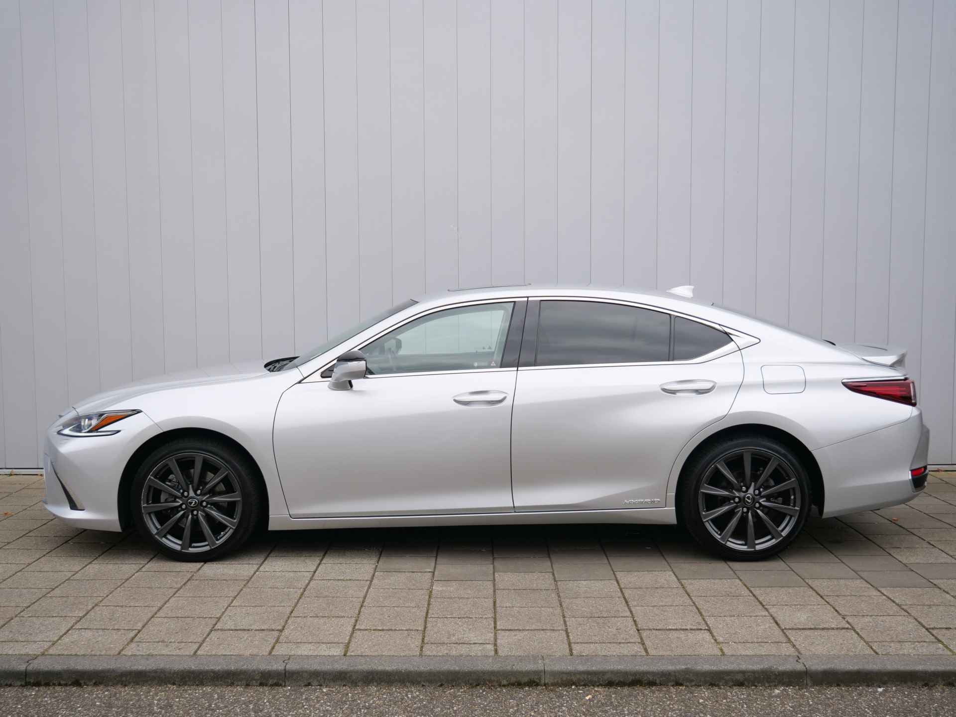 Lexus ES 300h Business Line 218 Pk Automaat Navi / DAB / Schuifdak / Leer / Camera - 7/46