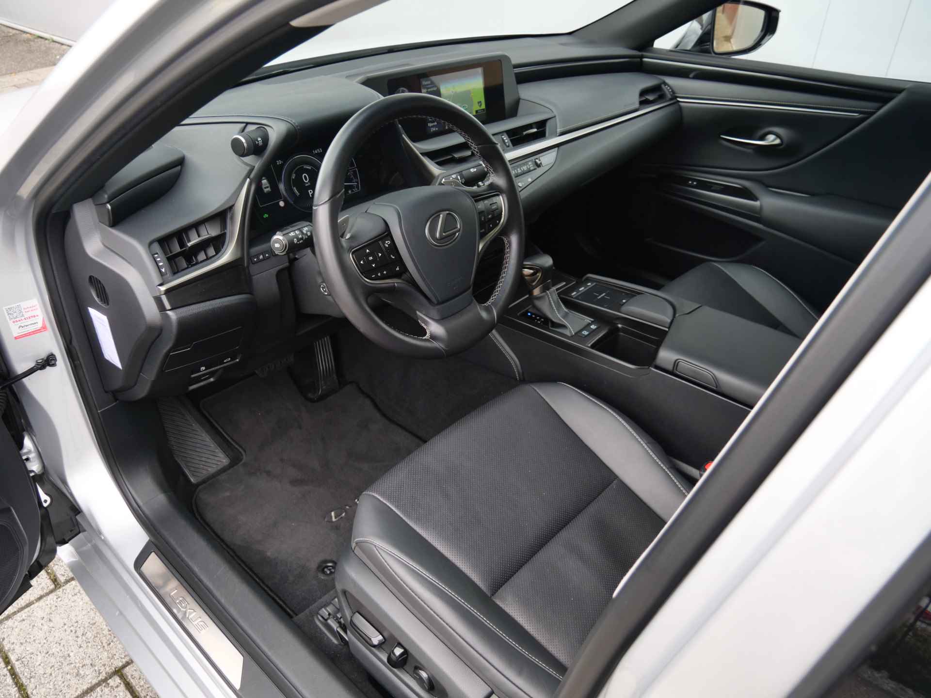 Lexus ES 300h Business Line 218 Pk Automaat Navi / DAB / Schuifdak / Leer / Camera - 20/46