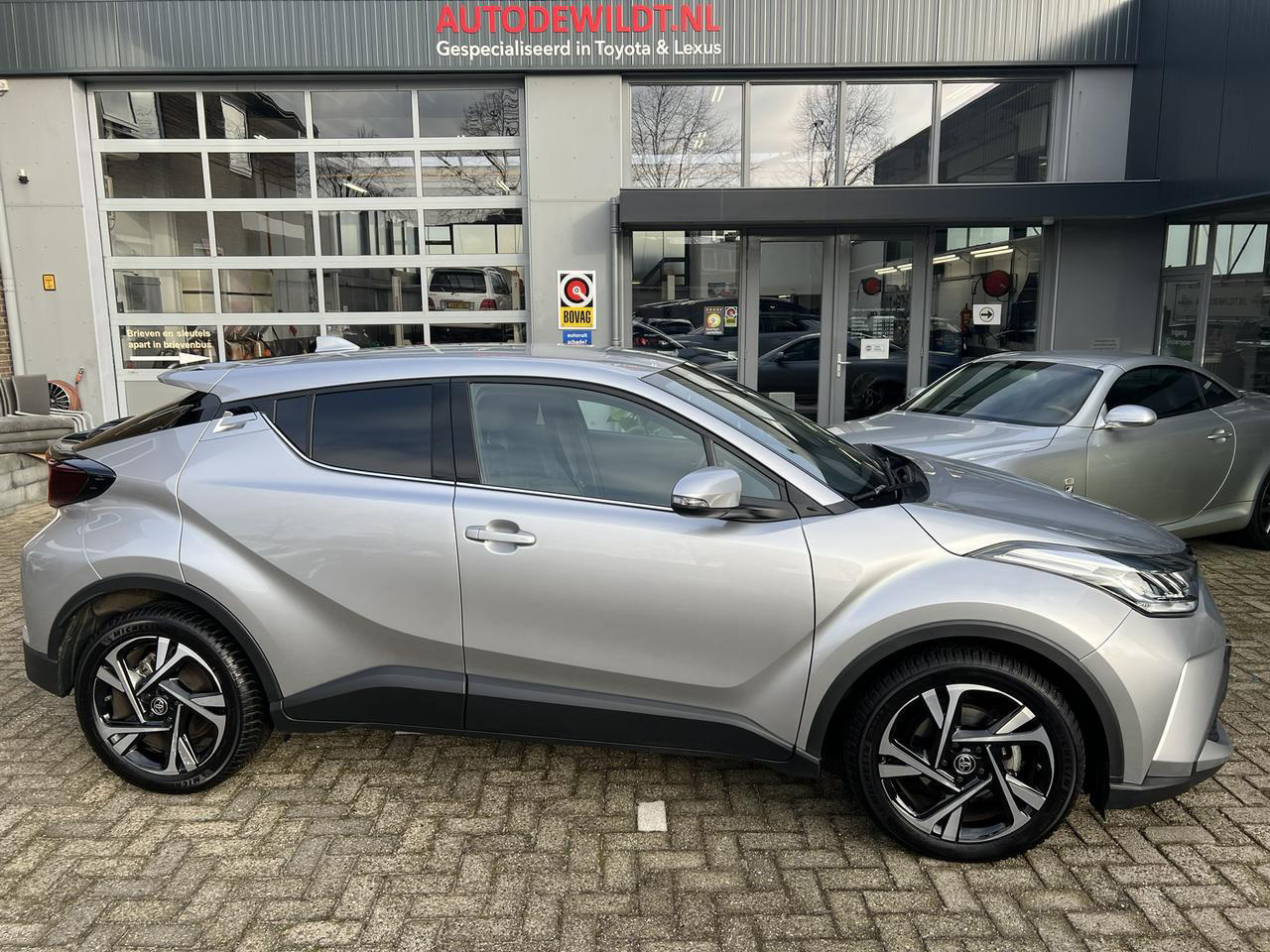 Toyota C-HR 1.8 Hybrid Dynamic Nav A/T + FABRIEKSGARANTIE