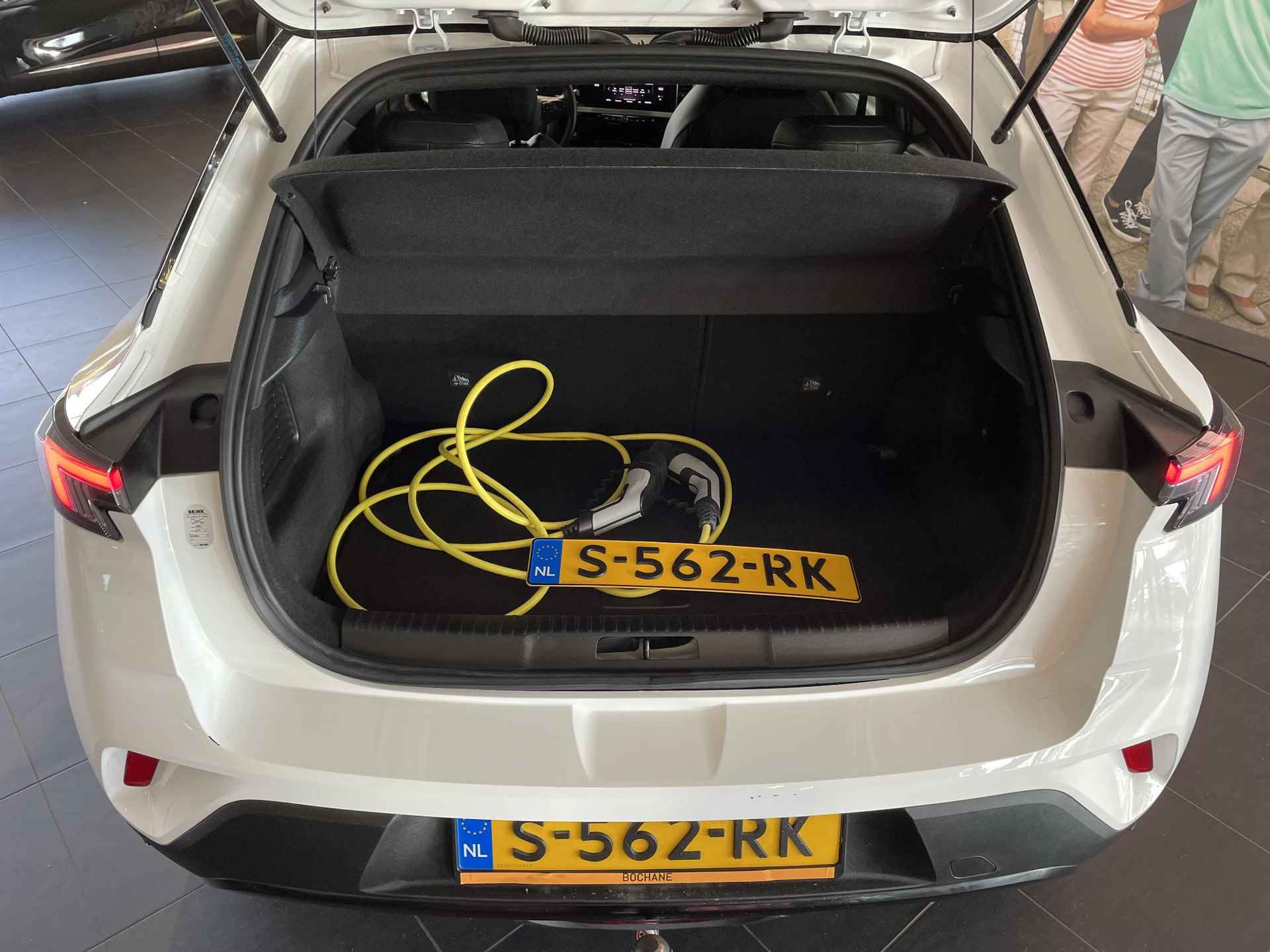 Opel Mokka E Ultimate 50-kWh 11kw bl.  | Navigatie | Trekhaak | All-Season banden - 9/26