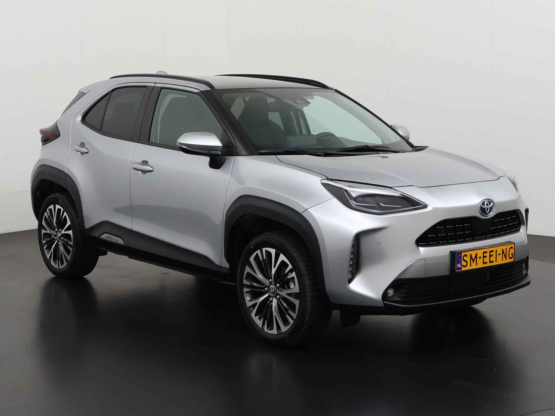 Toyota Yaris Cross 1.5 Hybrid AWD Executive Bi-Tone | Panoramadak | Camera | Adaptive cruise | Zondag Open! - 30/37