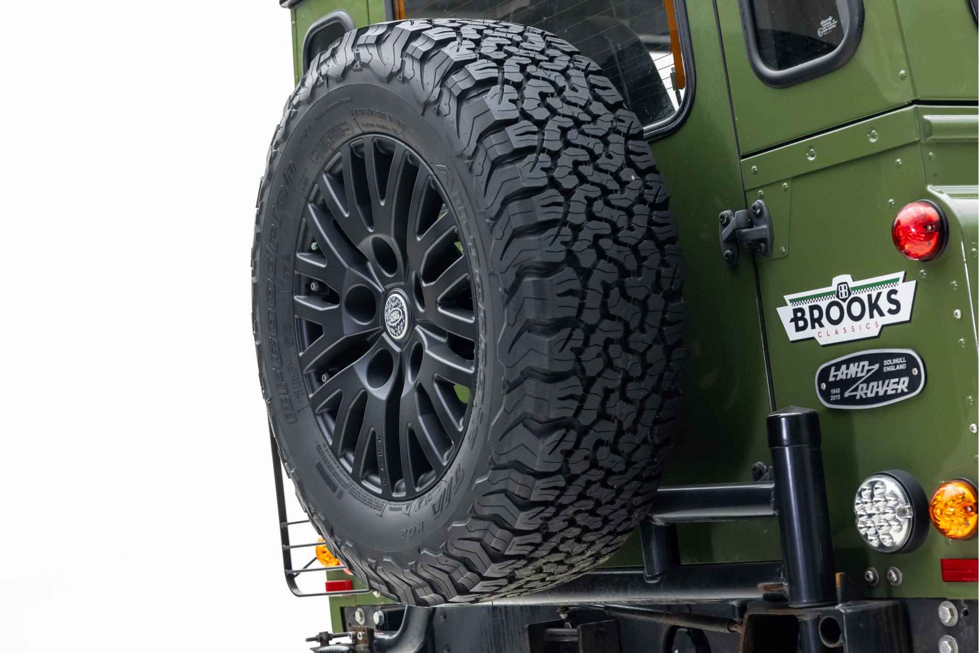 Land Rover Defender 2.2 D SW 110" XTech | 7-persoons | - 24/40