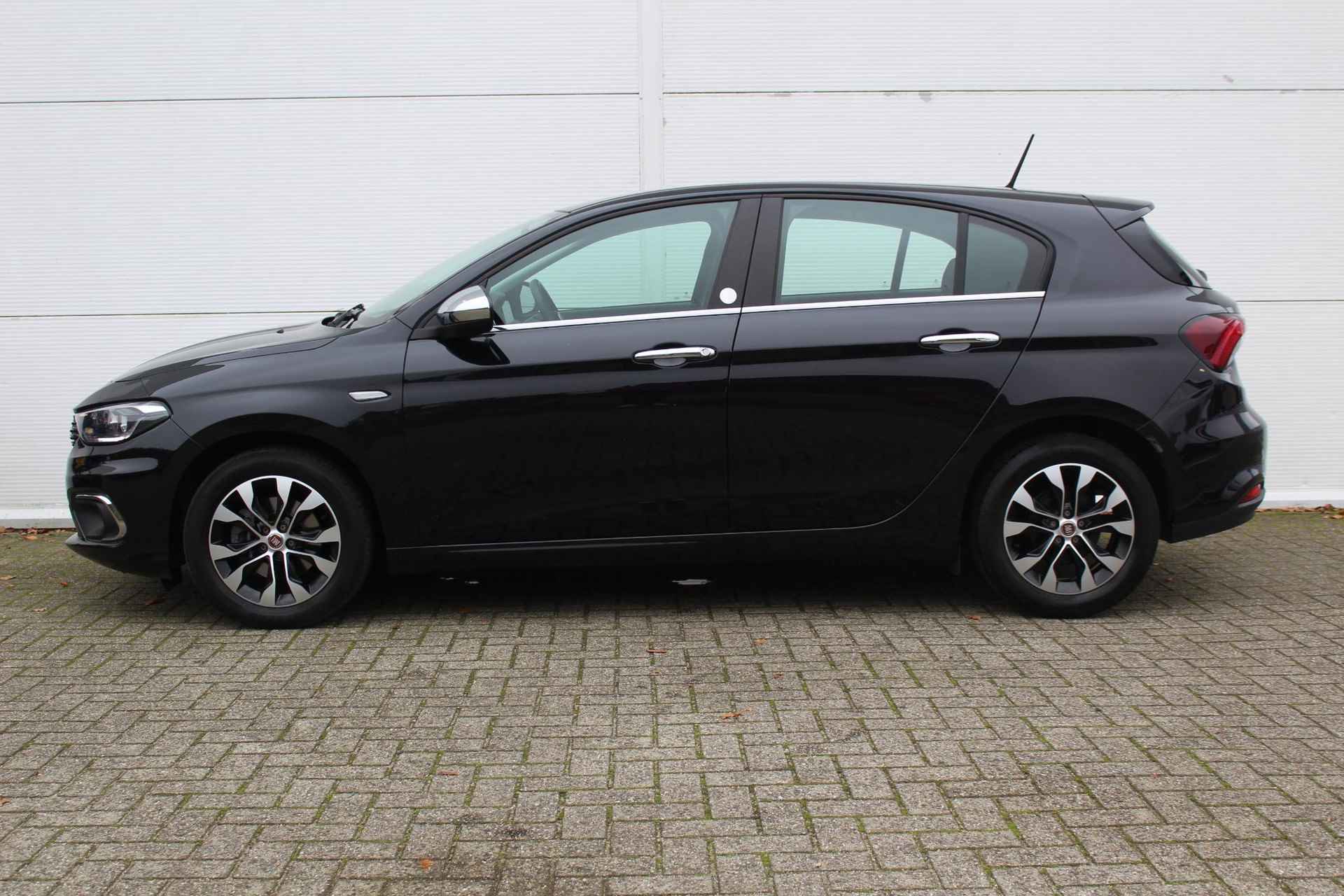 Fiat Tipo 1.4 Mirror / Navigatie + Apple Carplay/Android Auto / Cruise Control / Airco / Bluetooth / Parkeersensoren Achter / - 8/38