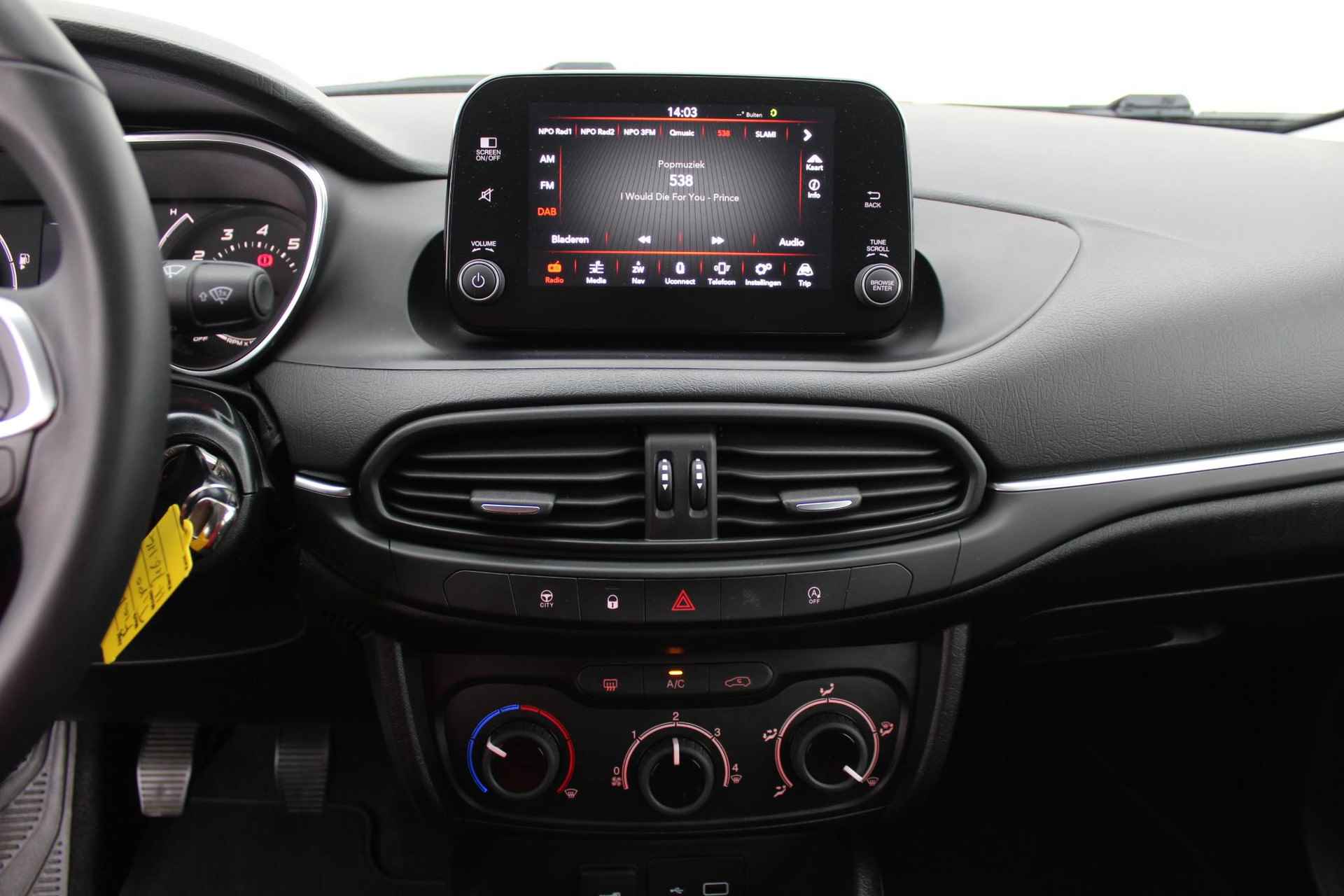 Fiat Tipo 1.4 Mirror / Navigatie + Apple Carplay/Android Auto / Cruise Control / Airco / Bluetooth / Parkeersensoren Achter / - 24/38