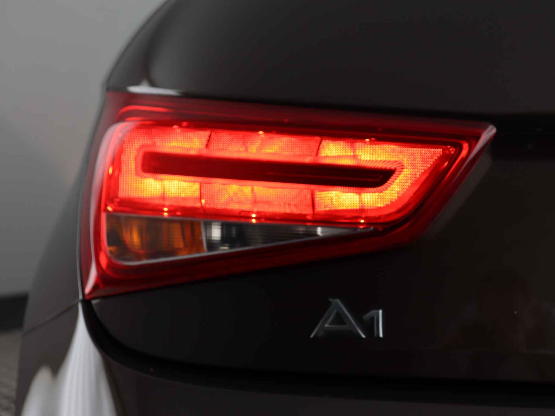 Audi A1 Sportback 1.4 TFSI Attraction Pro Line Business (NL-Auto / Airco / Cruise / LM Velgen / Navi / NAP km stand) - 41/56