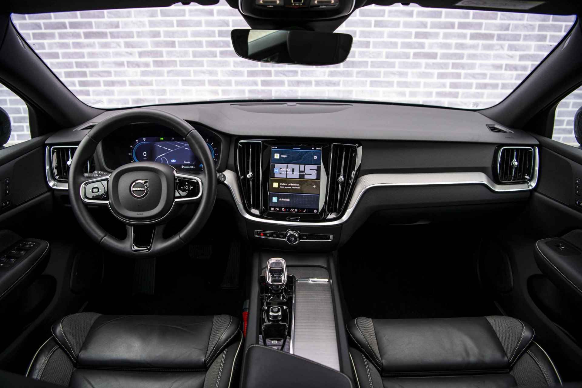 Volvo V60 2.0 B4 Plus Dark | Panorama dak | Adaptieve cruise control | Elektrisch verstelbare voorstoelen | Stoel/stuur verwarming | 19" Velgen | - 7/39