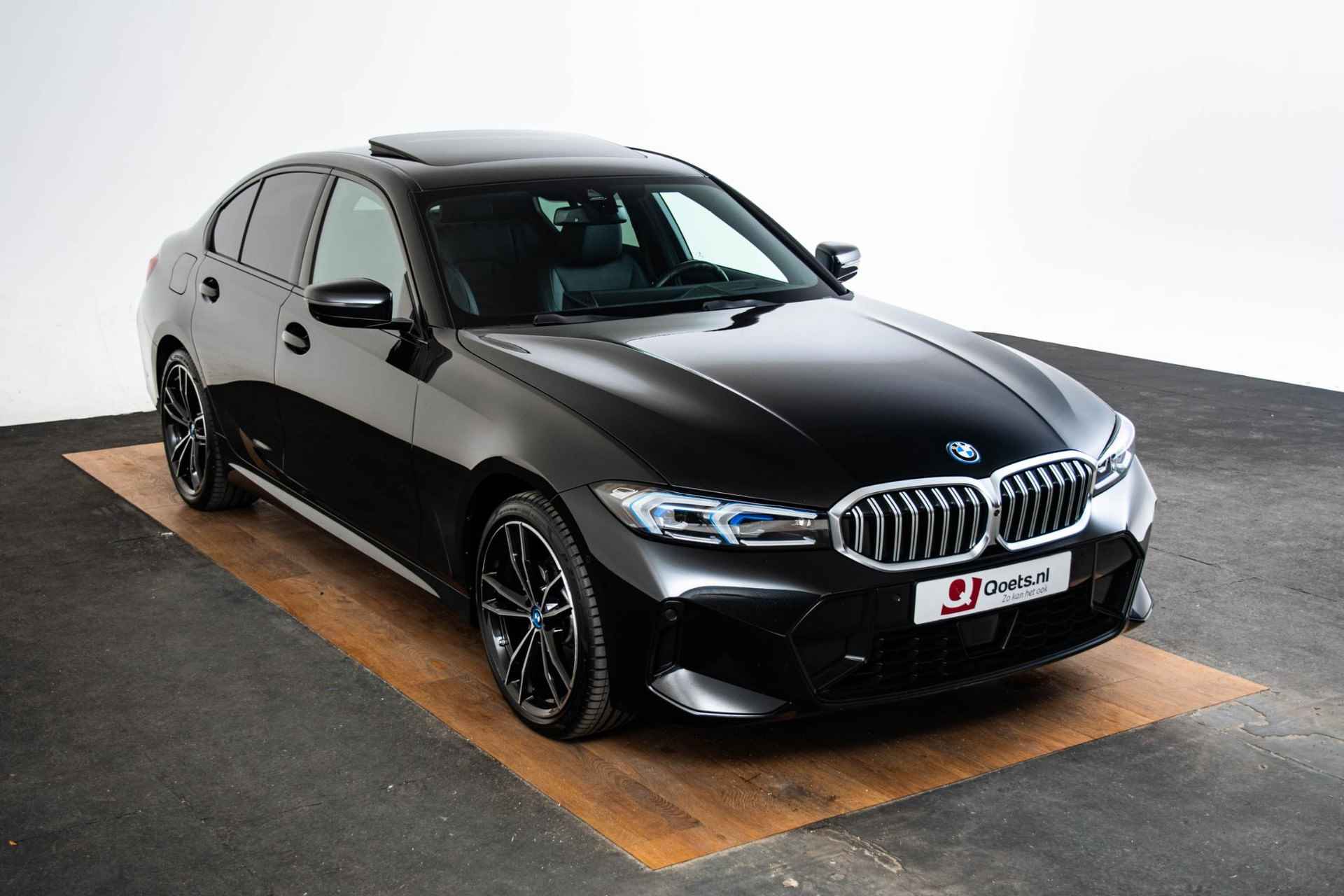 BMW 3-serie 330e M Sport - Schuif/Kanteldak - Elektrisch verstelbare/verwarmde Stoelen - Geluiddempende/Getinte Ruiten - Comfort Access - Elektrische Achterklep - Parking/Driving Assistant - Cruise Control - Harman Kardon - - 9/61