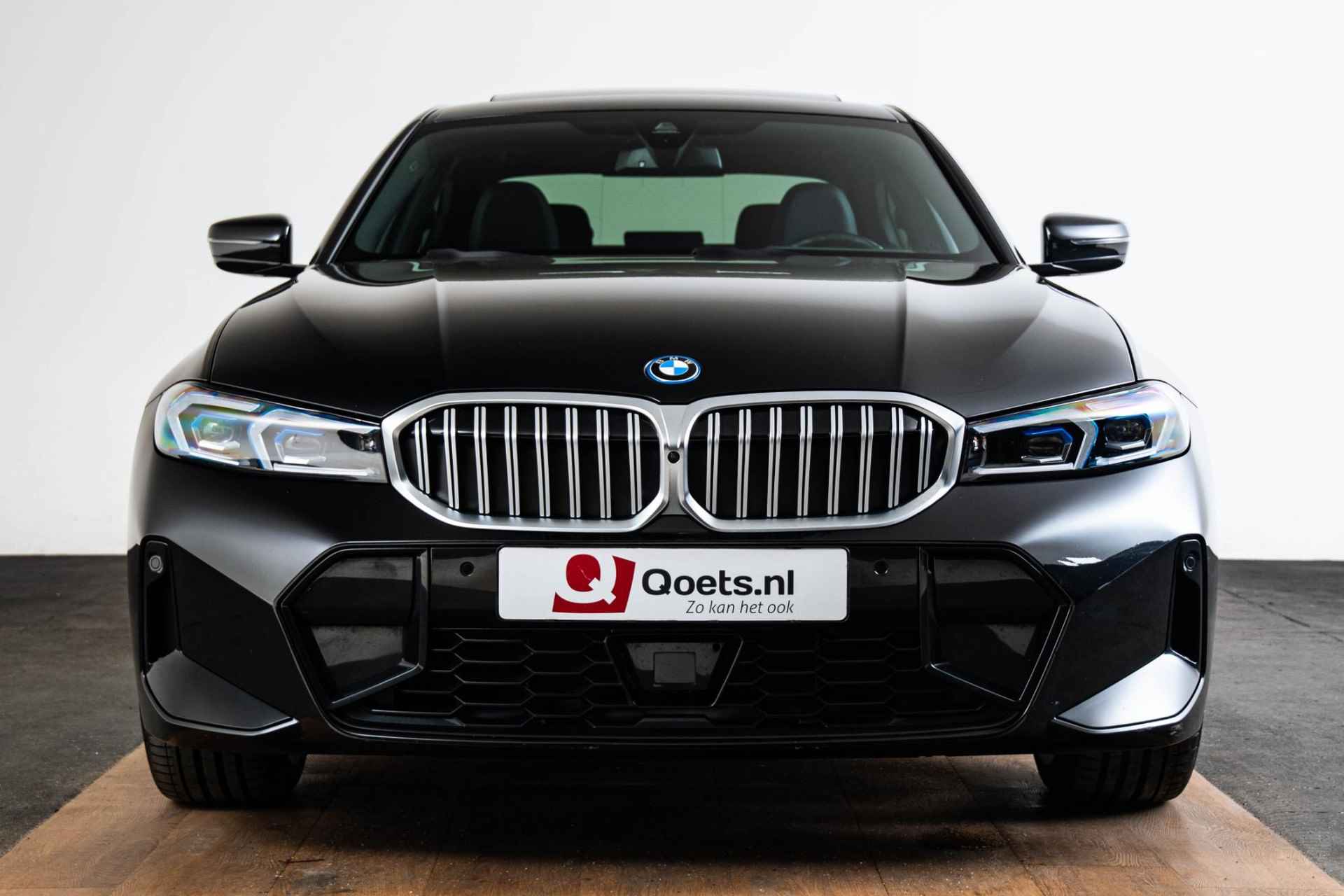 BMW 3-serie 330e M Sport - Schuif/Kanteldak - Elektrisch verstelbare/verwarmde Stoelen - Geluiddempende/Getinte Ruiten - Comfort Access - Elektrische Achterklep - Parking/Driving Assistant - Cruise Control - Harman Kardon - - 59/61