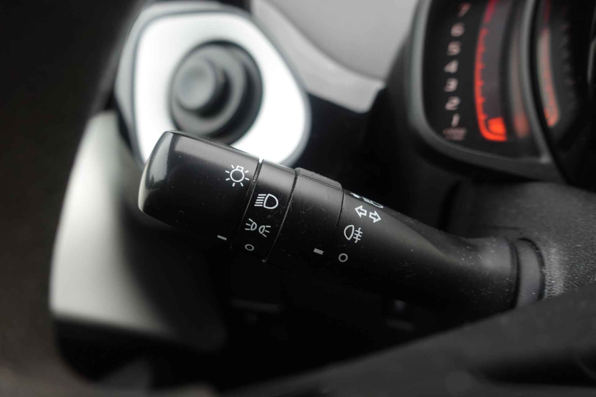 Citroën C1 1.0 e-VTi Airscape Feel NAV by APP | APPLE CAR PLAY | DAB | LED | OPEN/ DAK - 13/33