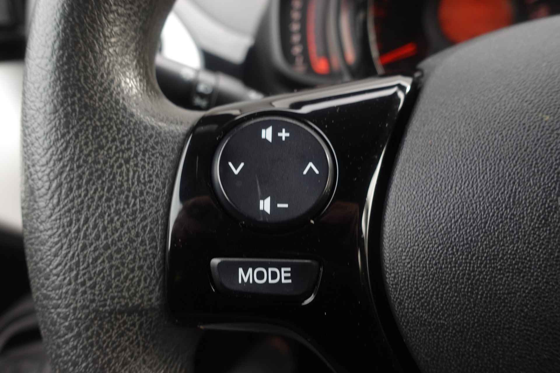 Citroën C1 1.0 e-VTi Airscape Feel NAV by APP | APPLE CAR PLAY | DAB | LED | OPEN/ DAK - 14/33
