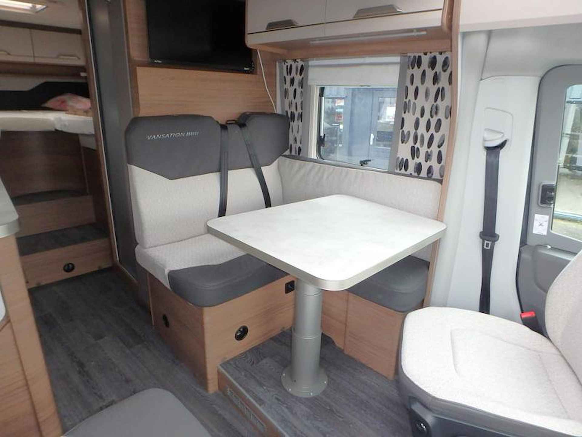 Knaus Van Wave 650 MEG MET HEFBED - 10/25