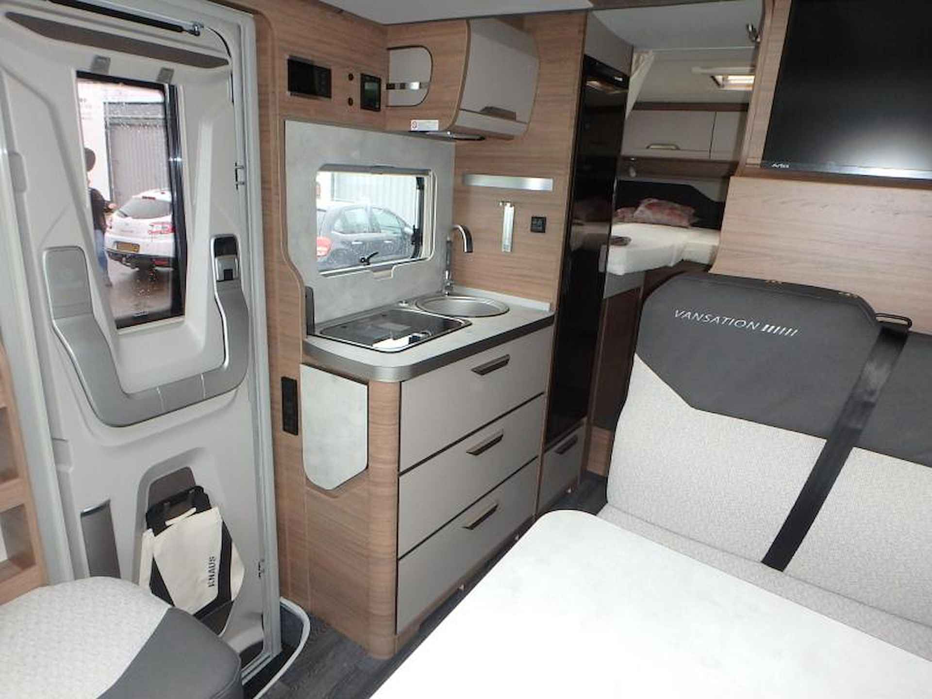 Knaus Van Wave 650 MEG MET HEFBED - 13/25