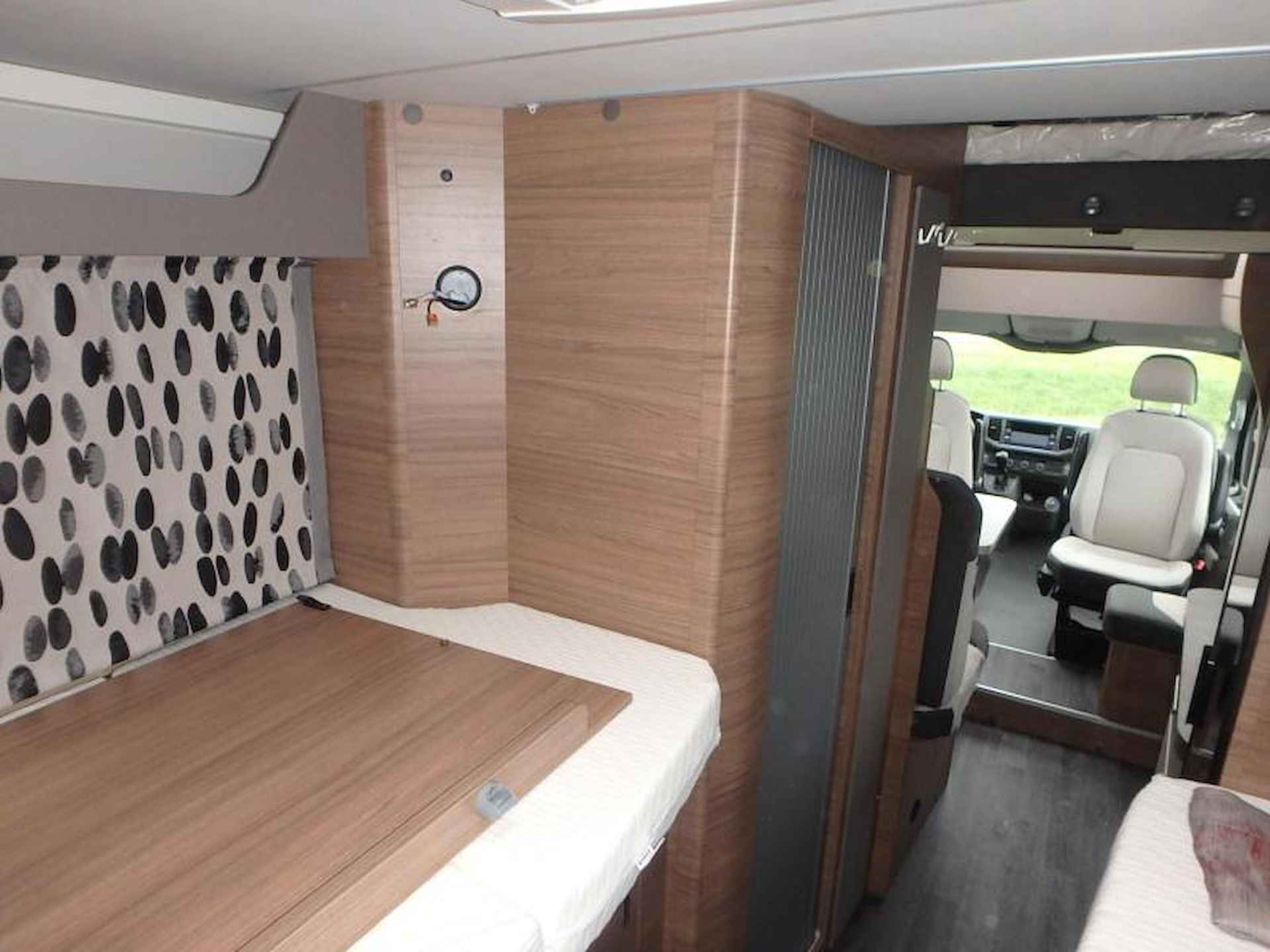 Knaus Van Wave 650 MEG MET HEFBED - 24/25