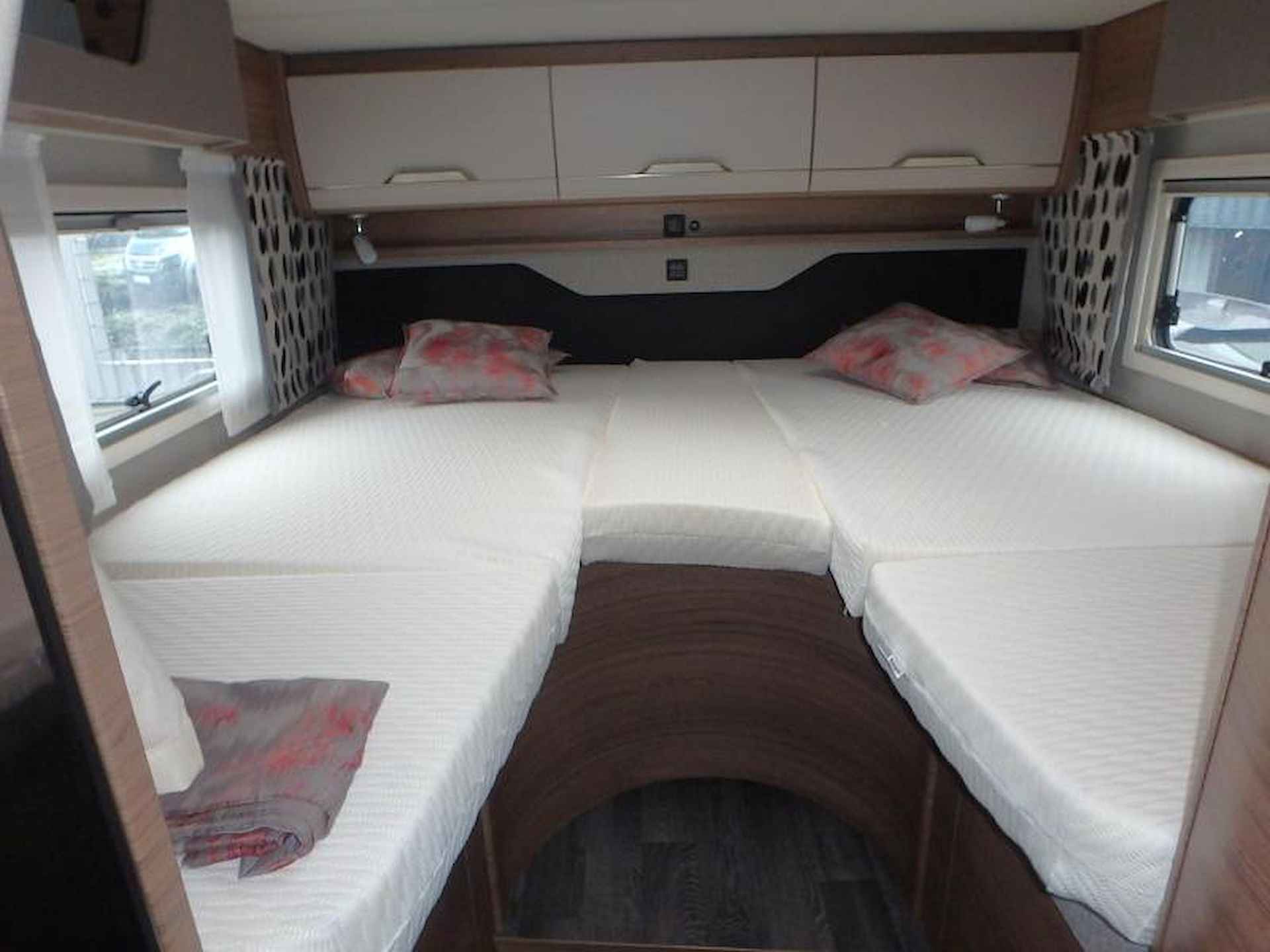 Knaus Van Wave 650 MEG MET HEFBED - 25/25