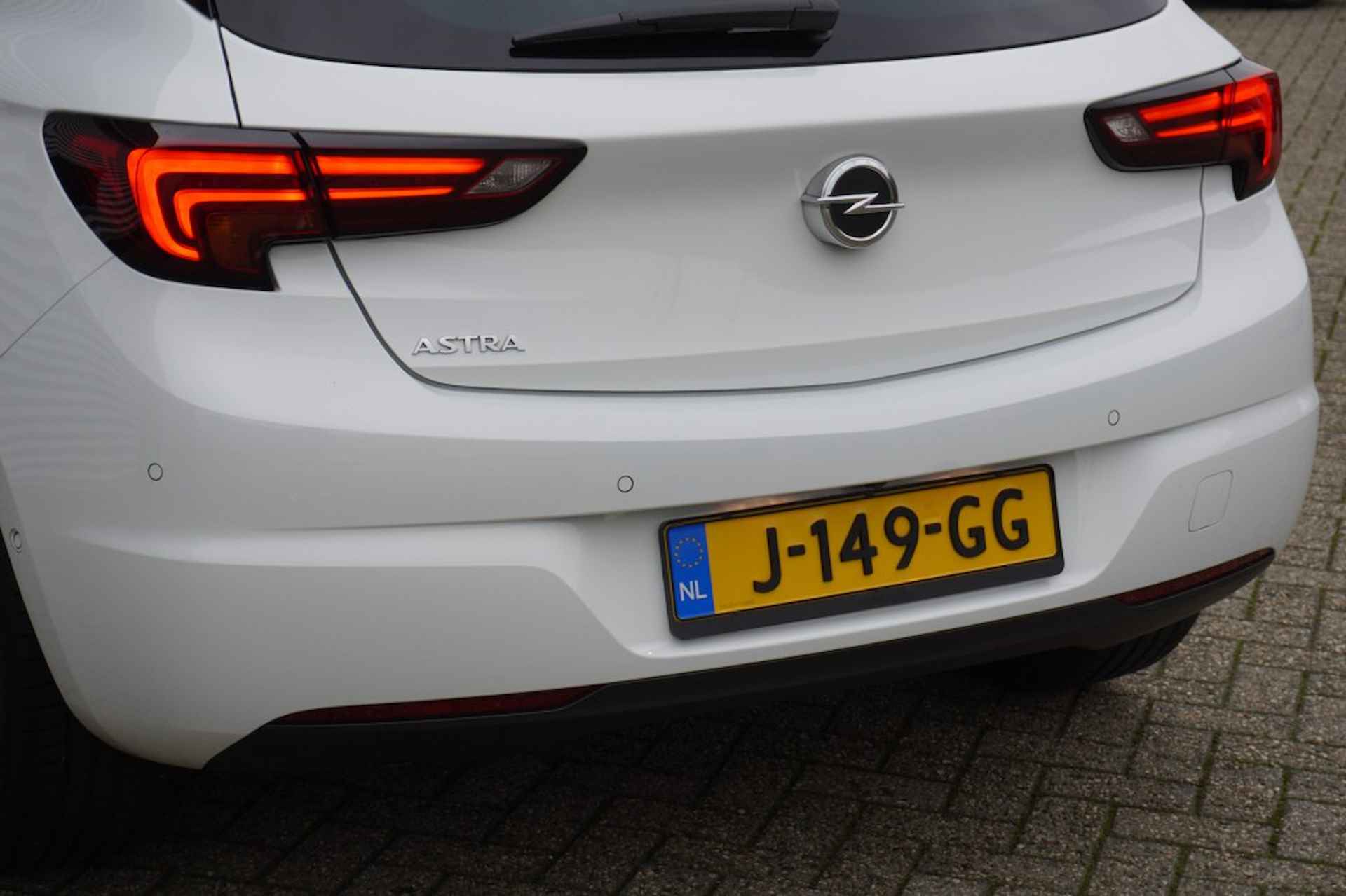 OPEL Astra 1.2 Turbo Elegance / Camera / AGR / IntelliLUX LED Matrix / Navi - 10/39