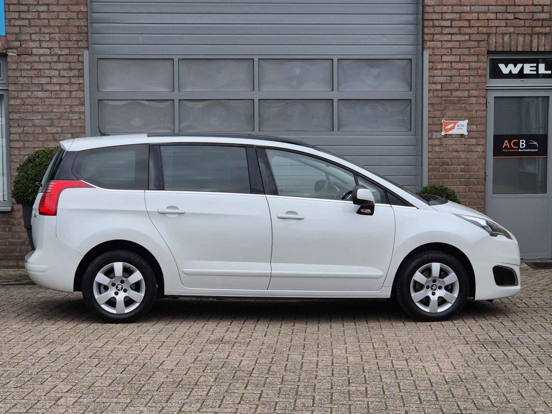 Peugeot 5008 1.6 THP Active 7pers. Pano dak, 7 persoons, Nw distributie en koppeling - 3/39