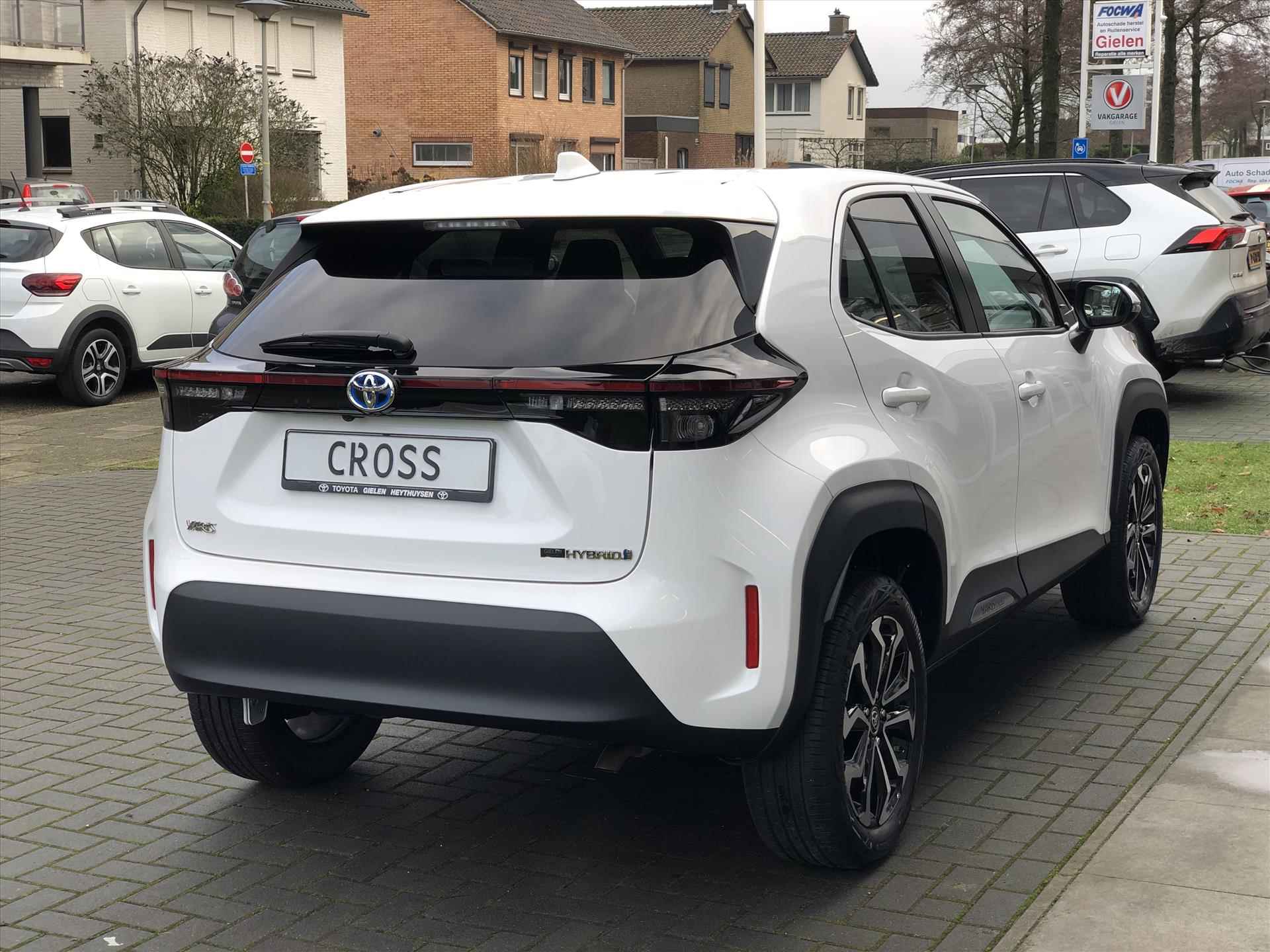 Toyota Yaris Cross 1.5 Hybrid Dynamic Plus | Smart Connect, Stoel + Stuurverwarming, Apple CarPlay, Keyless, 17inch, Groot scherm - 6/35