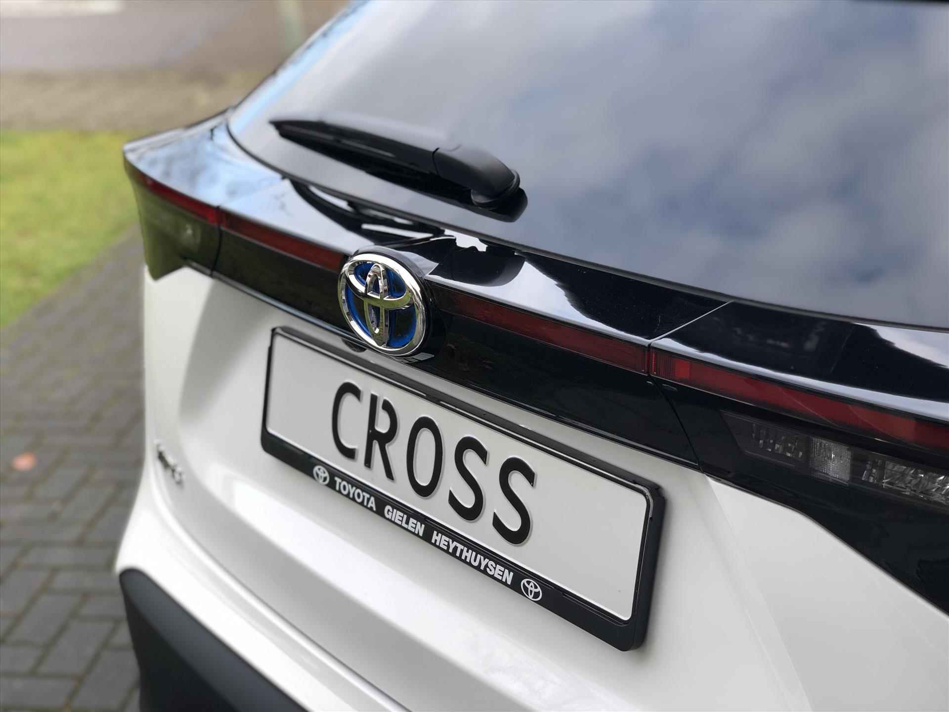 Toyota Yaris Cross 1.5 Hybrid Dynamic Plus | Smart Connect, Stoel + Stuurverwarming, Apple CarPlay, Keyless, 17inch, Groot scherm - 12/35