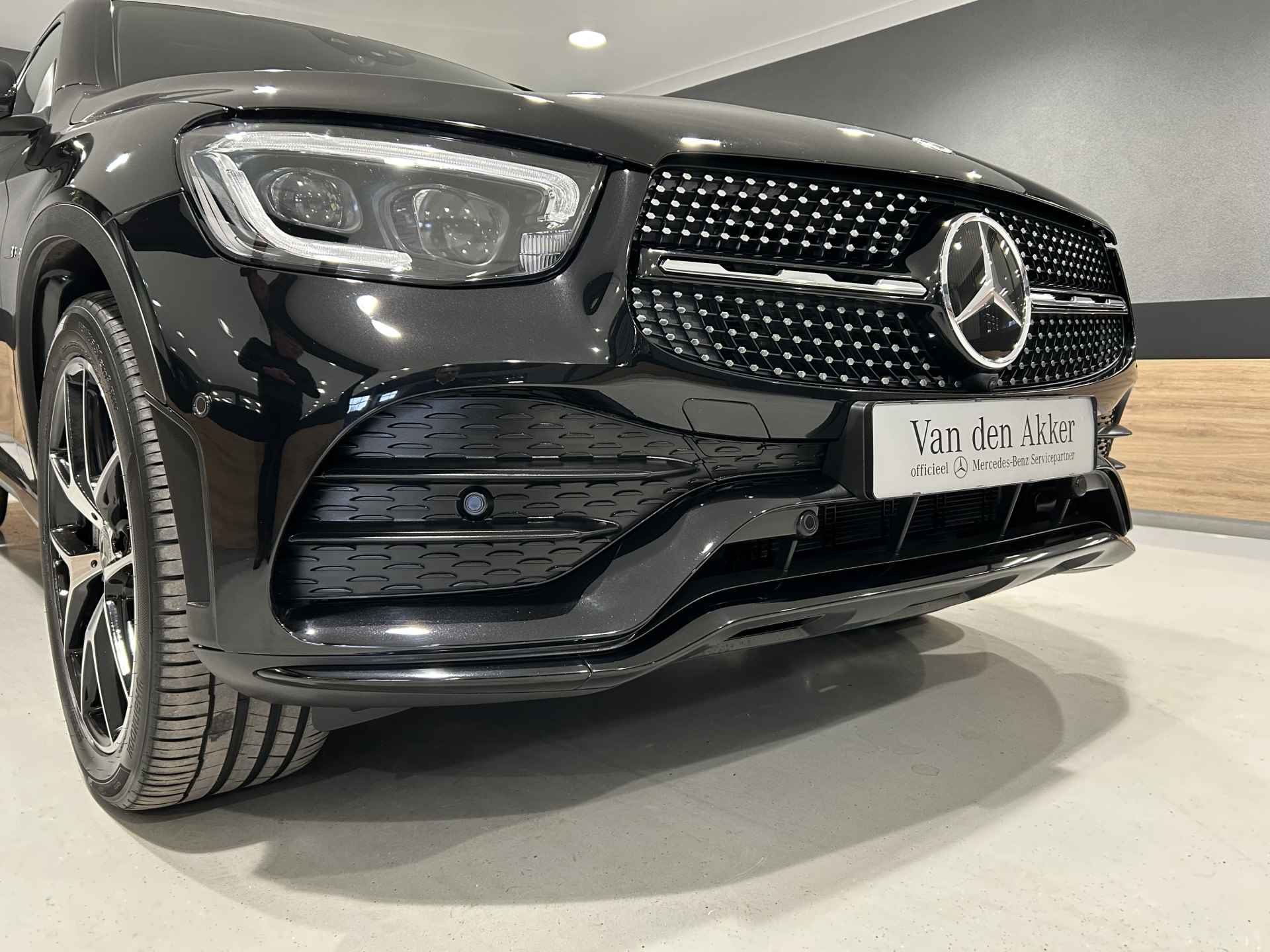 Mercedes-Benz GLC Coupé 300e AMG // Luchtvering // Trekhaak // Distronic // Burmester // Headup // 360 Camera // MultiBeam LED // 20" // Sfeerverl - 53/58