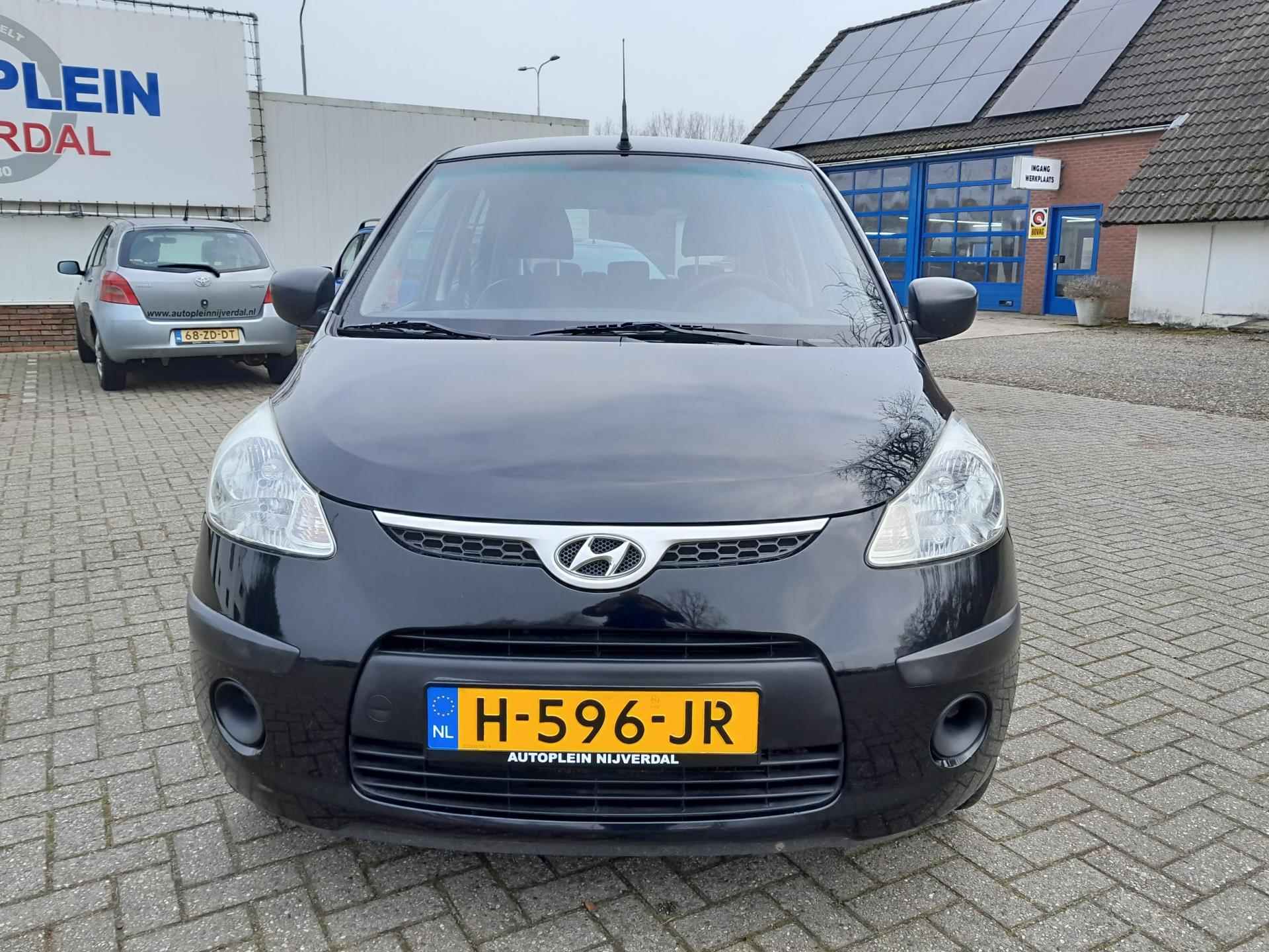 Hyundai I10 1.1 Active Cool zeer net boodschappenautootje in het zwart! - 3/16