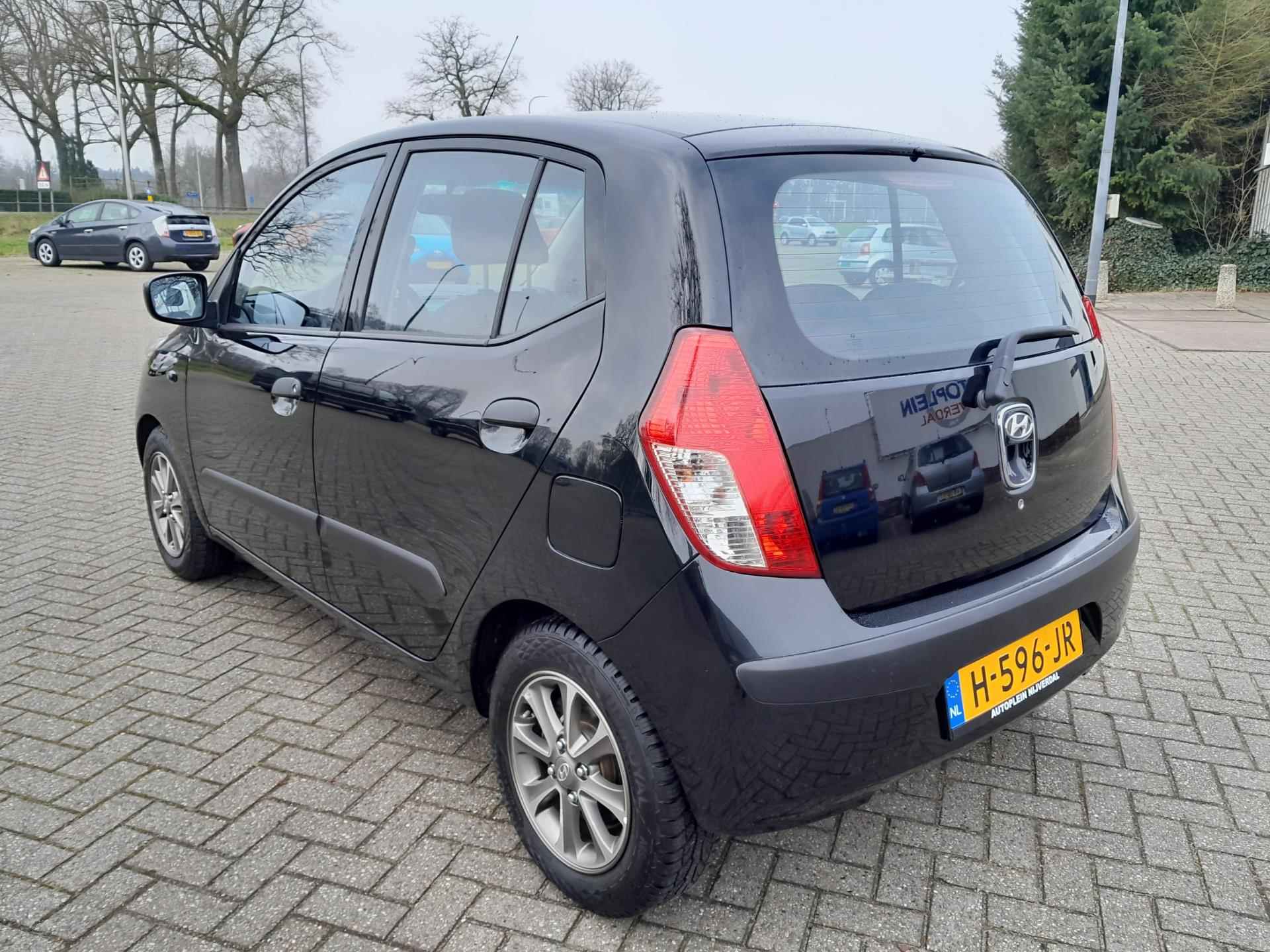 Hyundai I10 1.1 Active Cool zeer net boodschappenautootje in het zwart! - 8/16