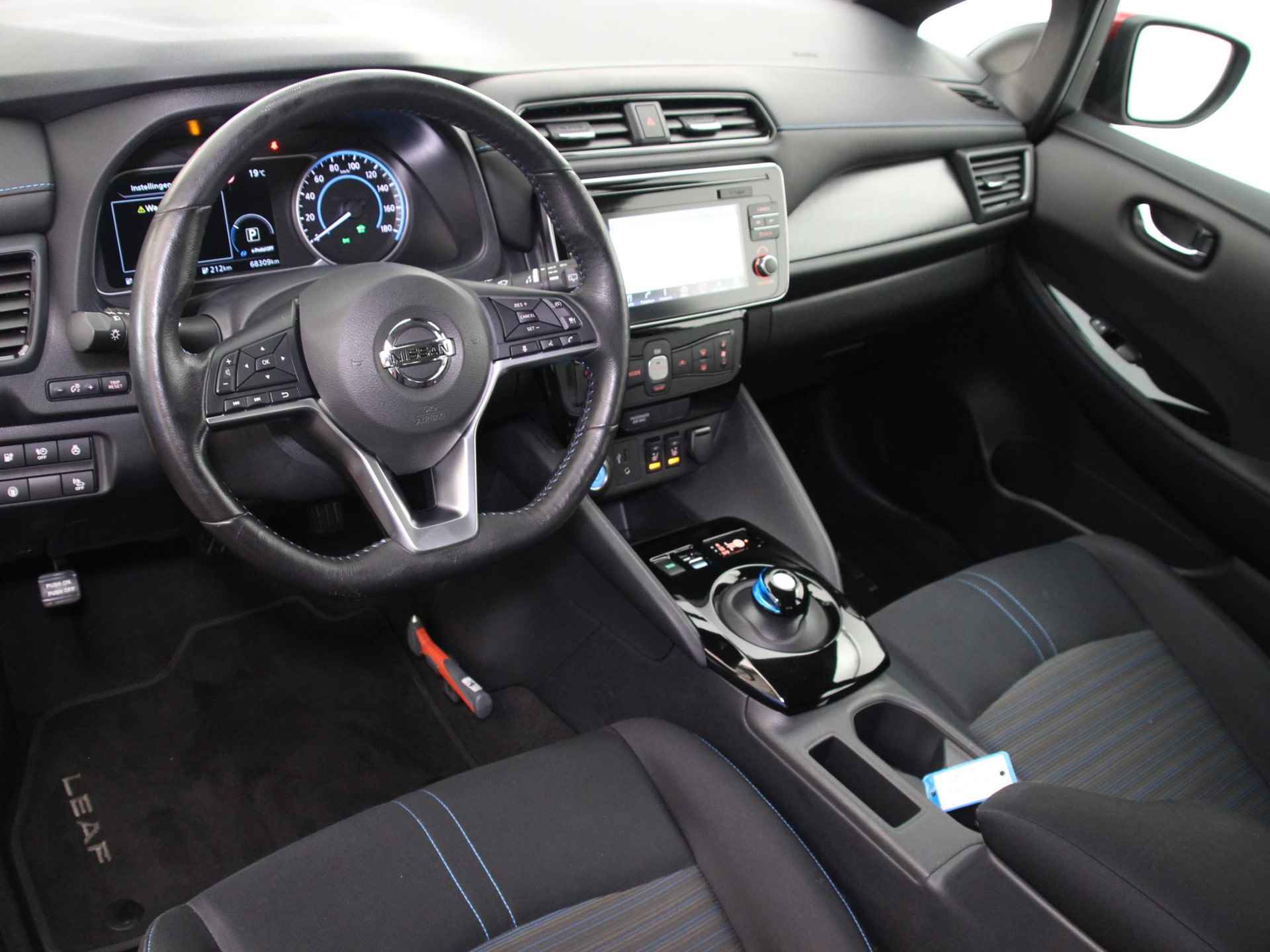 Nissan LEAF Acenta 40 kWh *SUBSIDIE MOGELIJK* | Navigatie | Camera | Stuur- + Stoelverwarming | Apple Carplay/Android Auto | Dodehoek | Rijklaarprijs! - 9/29
