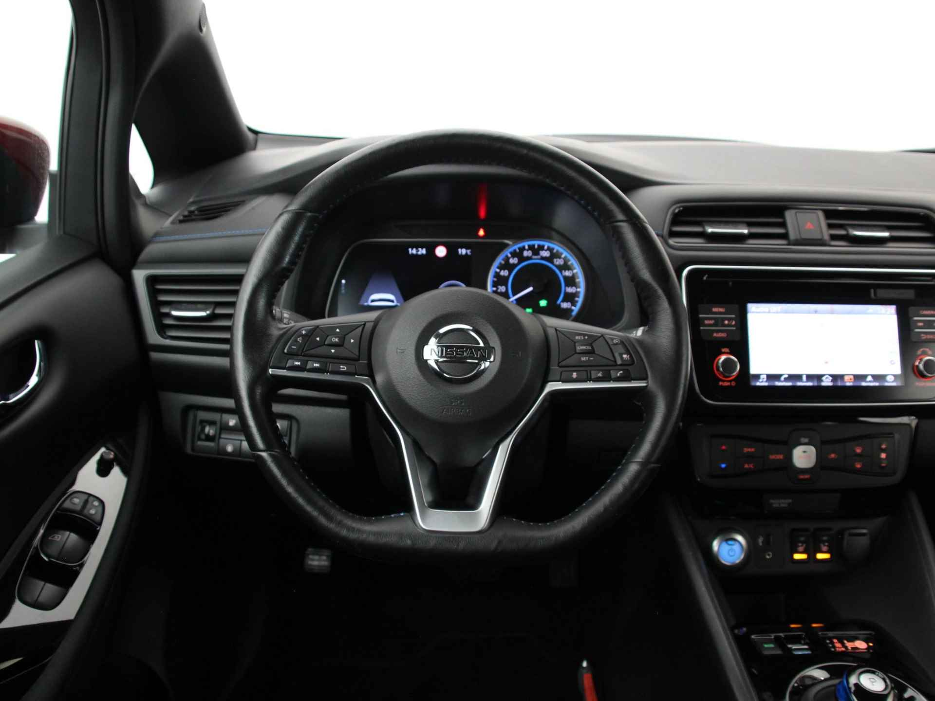 Nissan LEAF Acenta 40 kWh *SUBSIDIE MOGELIJK* | Navigatie | Camera | Stuur- + Stoelverwarming | Apple Carplay/Android Auto | Dodehoek | Rijklaarprijs! - 13/29