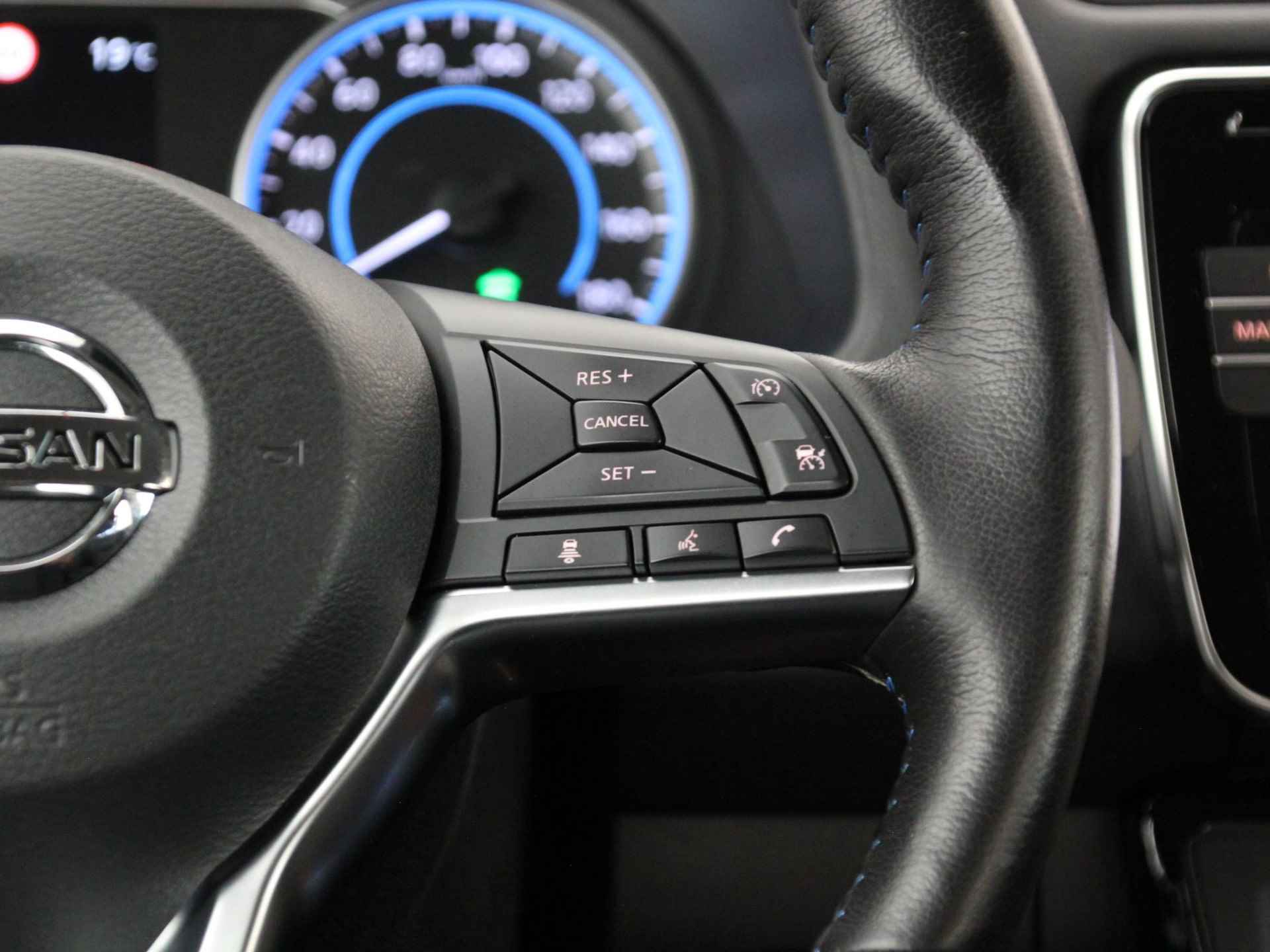Nissan LEAF Acenta 40 kWh *SUBSIDIE MOGELIJK* | Navigatie | Camera | Stuur- + Stoelverwarming | Apple Carplay/Android Auto | Dodehoek | Rijklaarprijs! - 14/29