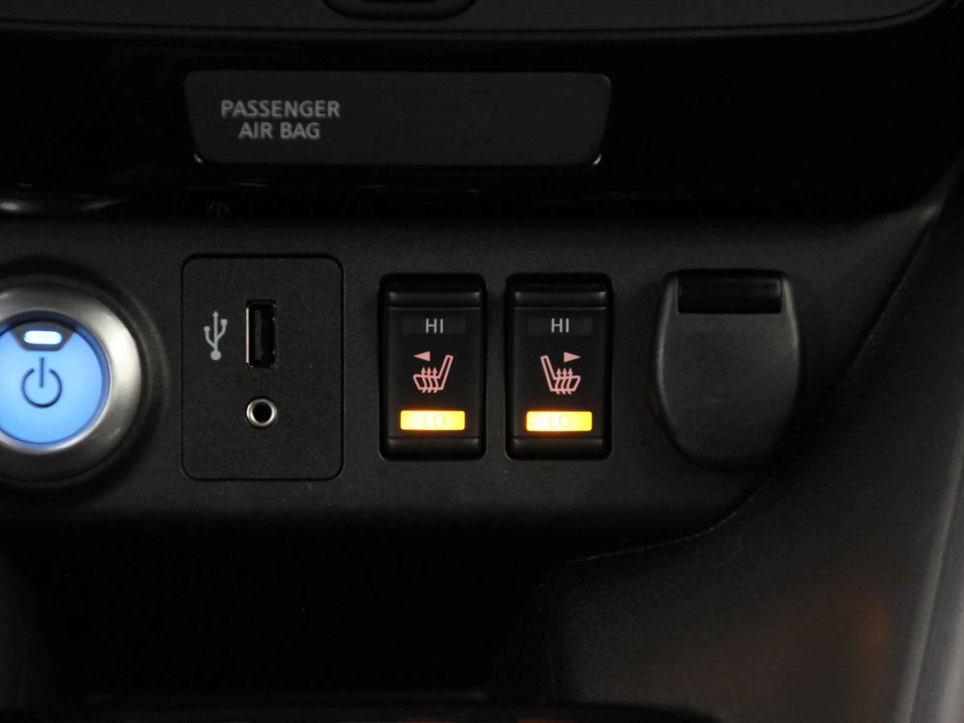 Nissan LEAF Acenta 40 kWh *SUBSIDIE MOGELIJK* | Navigatie | Camera | Stuur- + Stoelverwarming | Apple Carplay/Android Auto | Dodehoek | Rijklaarprijs! - 22/29