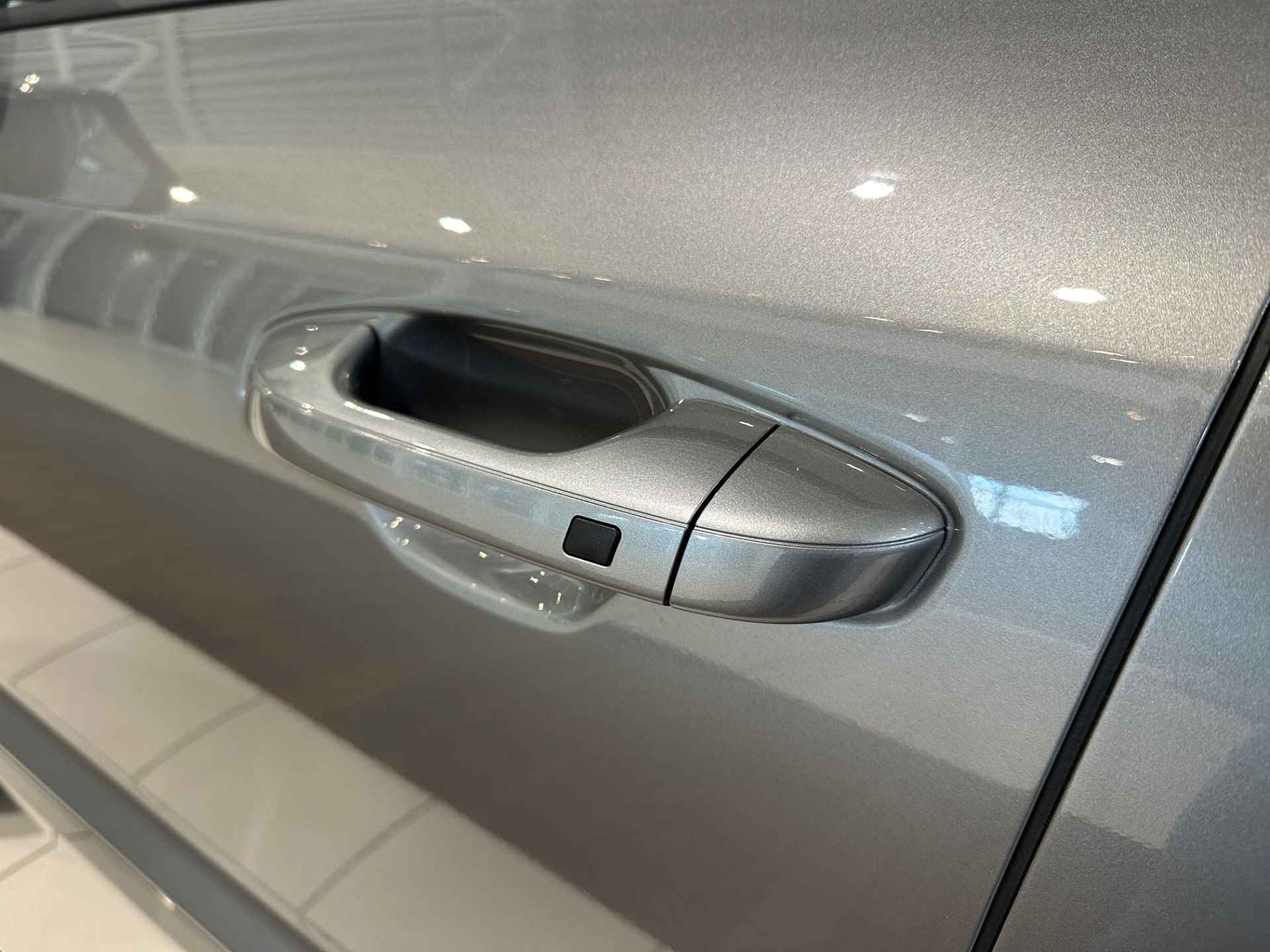 Kia Niro EV DynamicLine 64.8 kWh - Adaptief Cruise Control - Climate Control - Navigatie - Apple/Android Carplay - Fabrieksgarantie Tot 2031 - 11/32