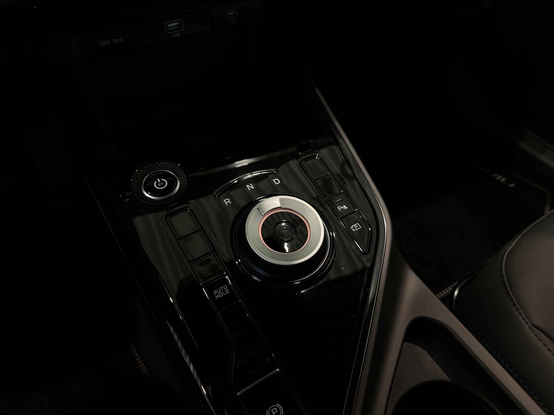 Kia Niro EV DynamicLine 64.8 kWh - Adaptief Cruise Control - Climate Control - Navigatie - Apple/Android Carplay - Fabrieksgarantie Tot 2031 - 16/32