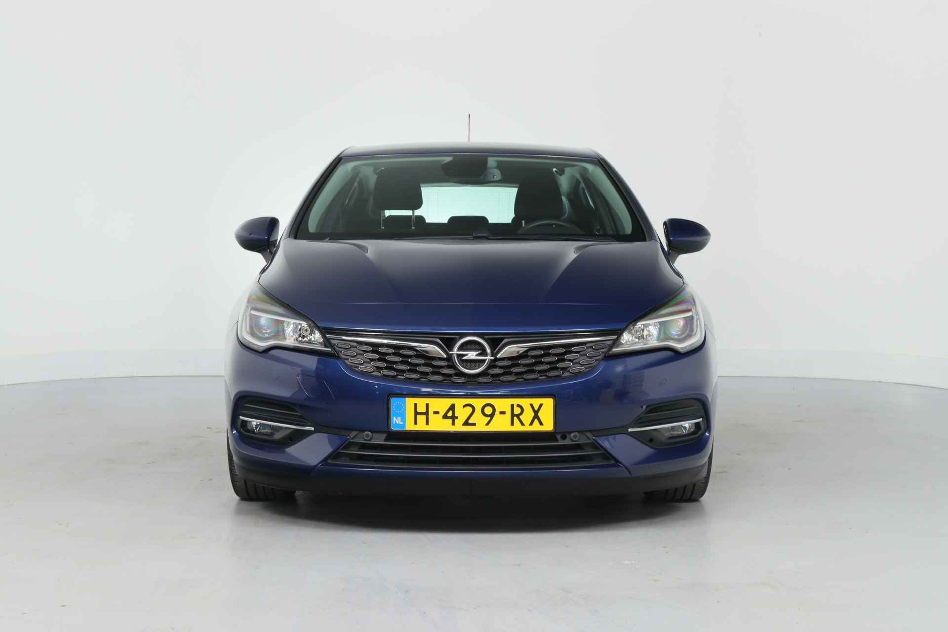 Opel Astra 1.2 Edition | Trekhaak afneembaar | Climate Control | Camera | Navigatie | AGR Stoelen | Parkeersensoren V+A | Dealer onderhoude - 2/38