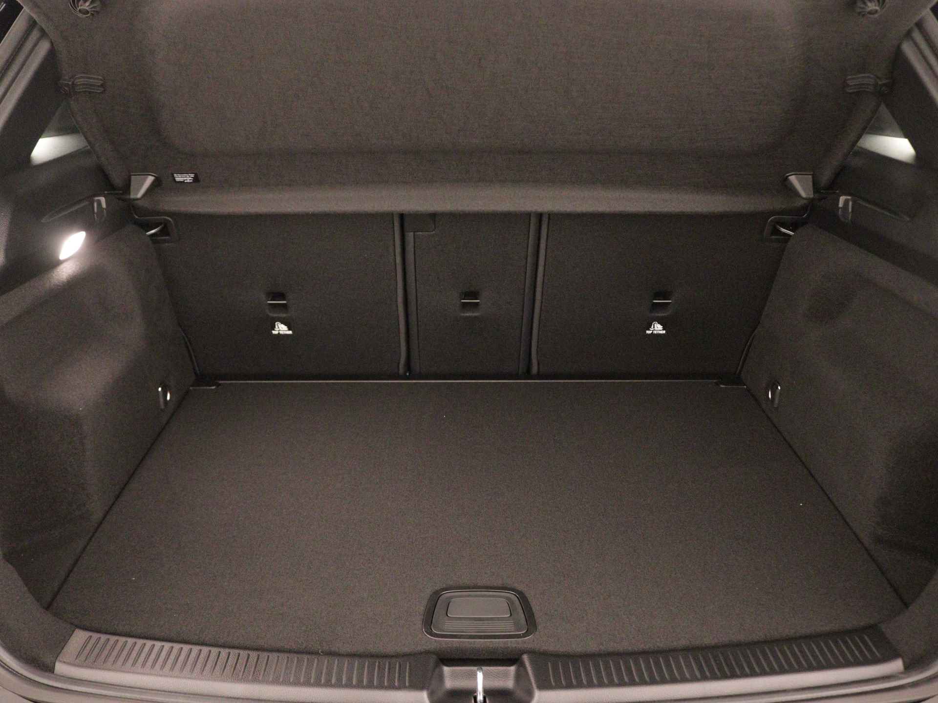 Mercedes-Benz B-Klasse 180 Star Edition Luxury Line | Trekhaak | Parkeerpakket met achteruitrijcamera | Keyless-Go comfortpakket | USB-pakket plus | Sfeerverlichting | EASY PACK achterklep | Spiegelpakket | - 33/41